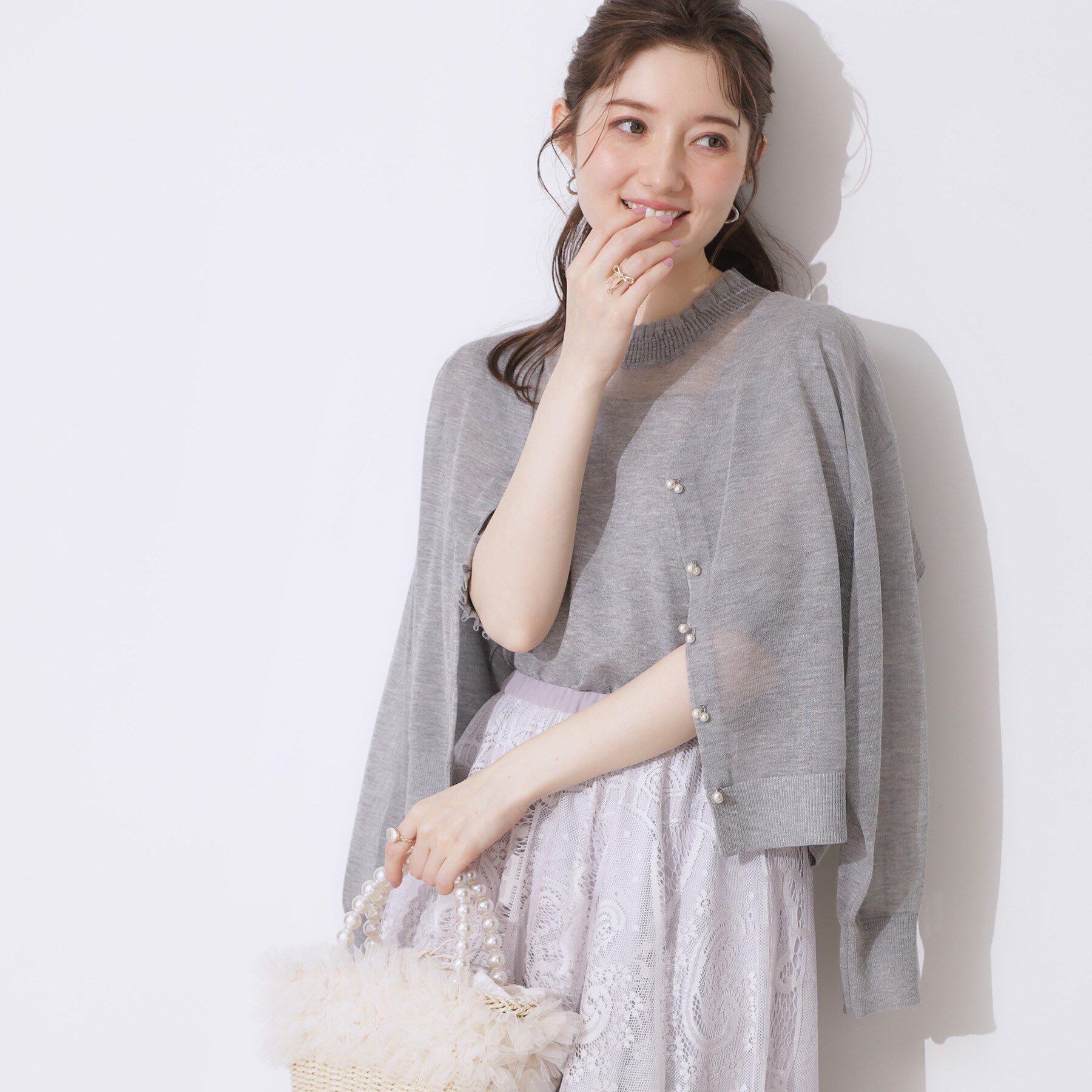 Couture broach「【上品な透け感・通勤】ダブルパール調釦シアーカーディガン」|カーディガン|