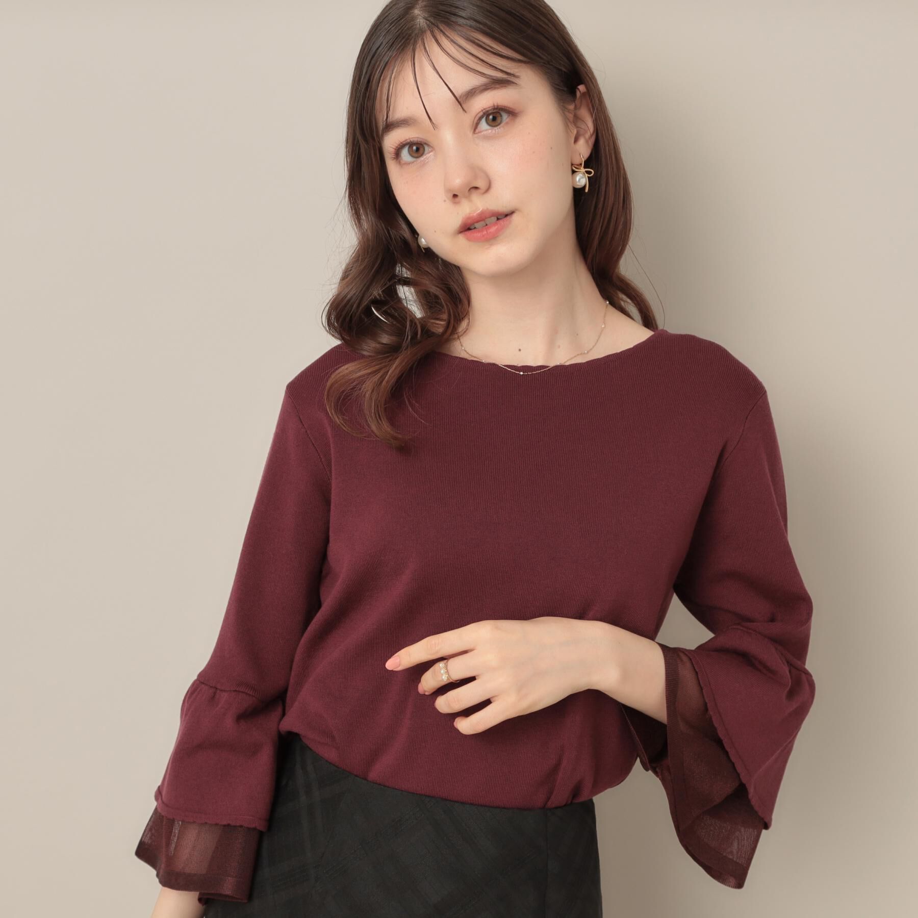 Couture broach「【フェミニン・着映え・通勤】シアーフレアー袖ニットトップス」|ニット・セーター|ボルドー(064)