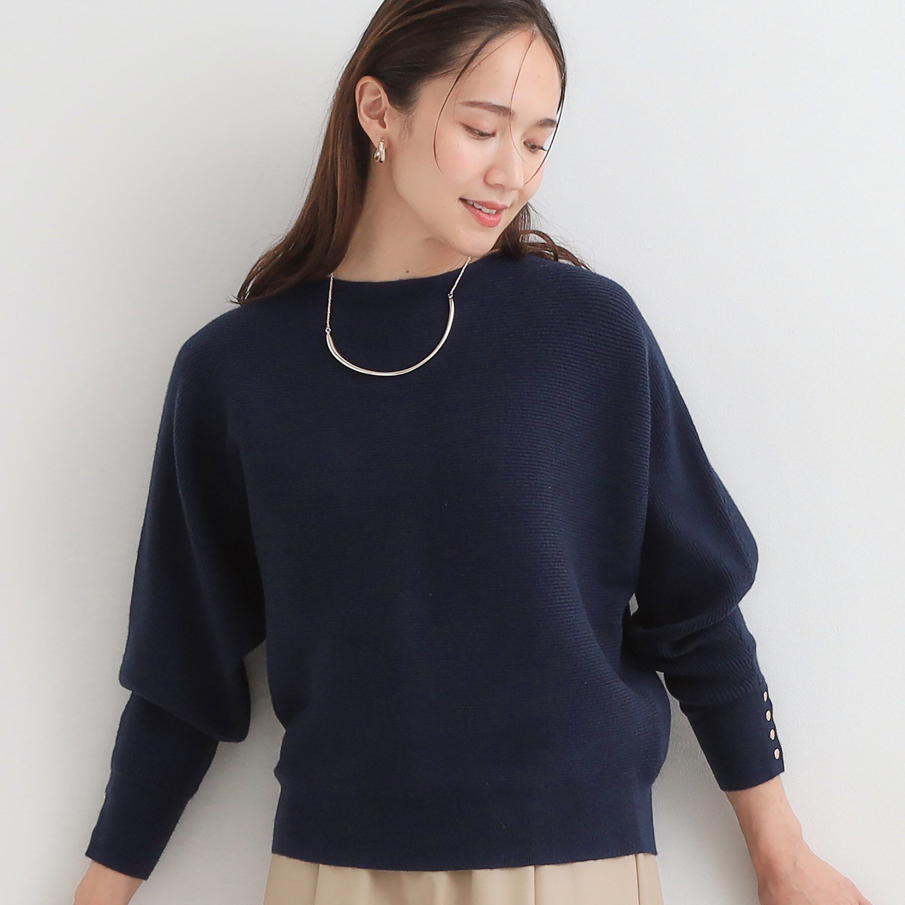 SHOO･LA･RUE「【洗濯機可/体型カバー】お袖ボタン リブドルマンニット」|ニット・セーター|ネイビー(894)