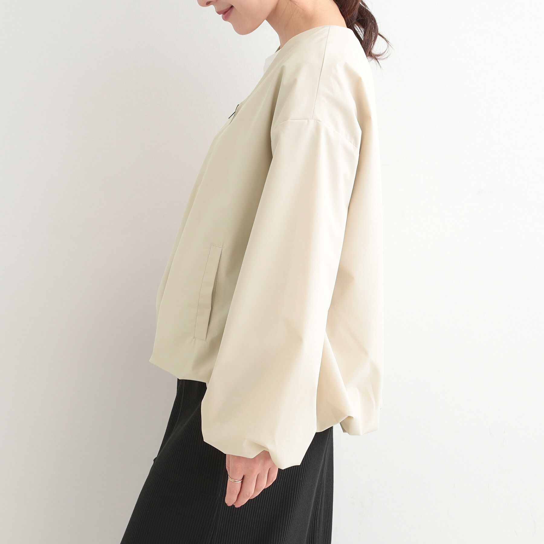 SHOO･LA･RUE「【防風/撥水/S-LL】ぽわんと大人かわいい　Vネックバルーンブルゾン」|ブルゾン・スタジャン|