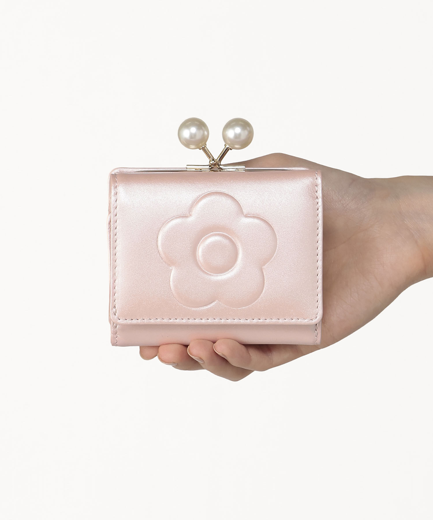 MARY QUANT「エンボスデイジーパール ガマ口ウォレット」|財布|パールピンク