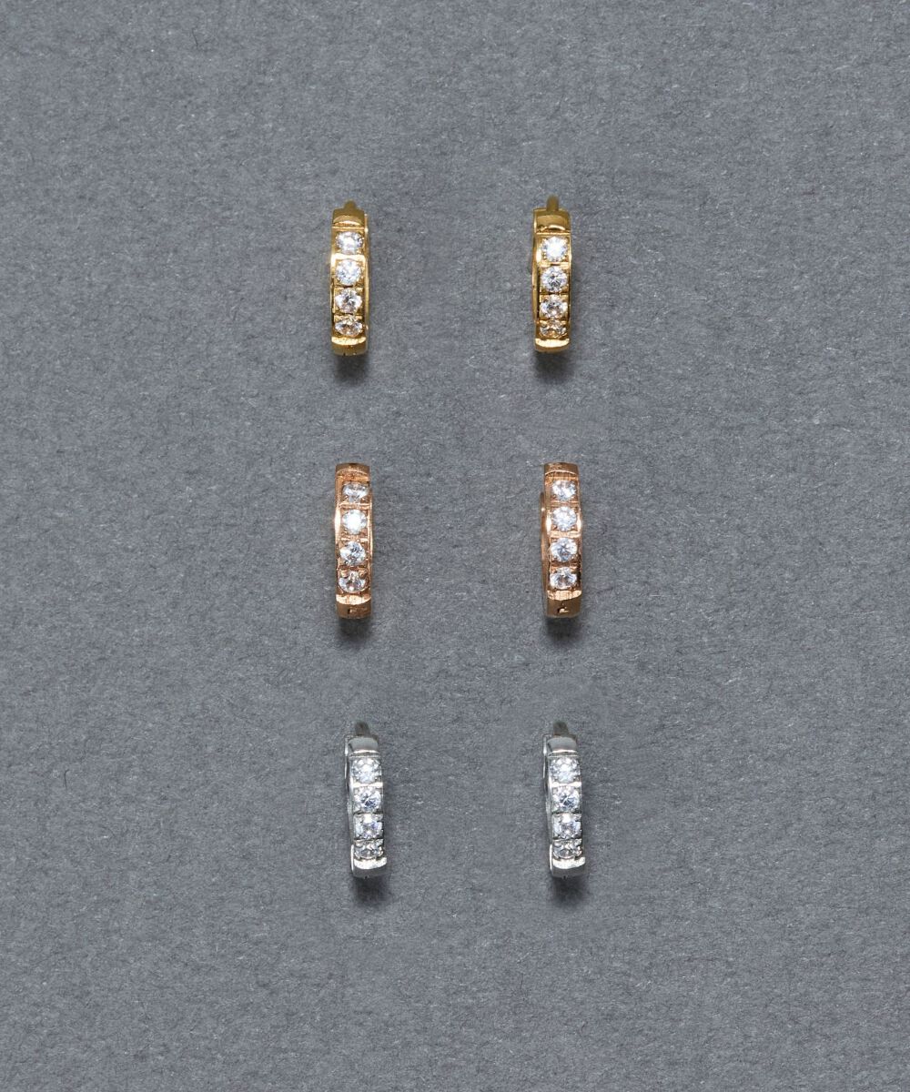 Phoebe「【金属アレルギー対応】ワンタッチビジューフープミニピアス　ゴールド/サージカルステンレス」|ピアス|