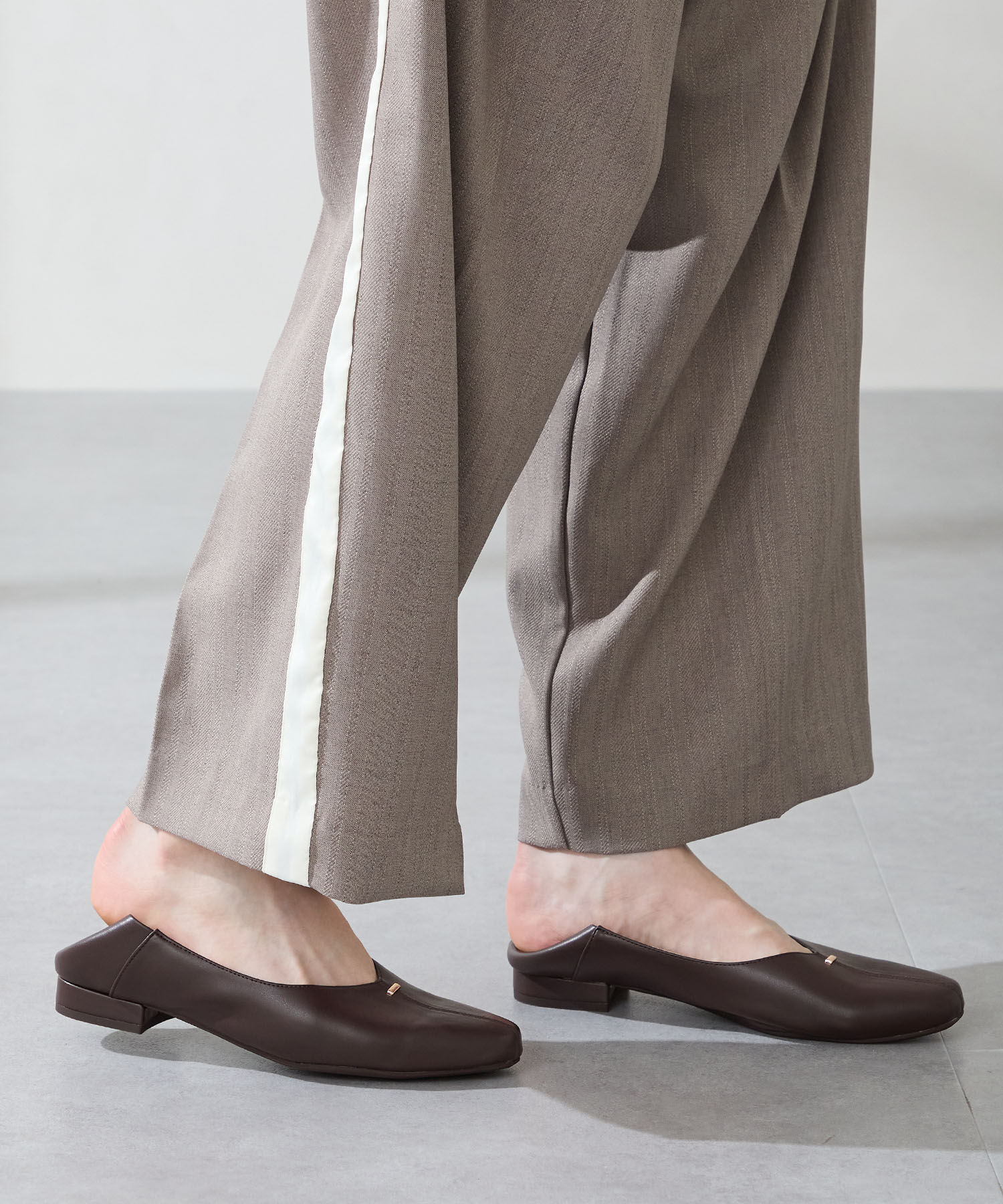 ORiental TRaffic「ゴールドパーツVカットバブーシュ/51312」|パンプス|