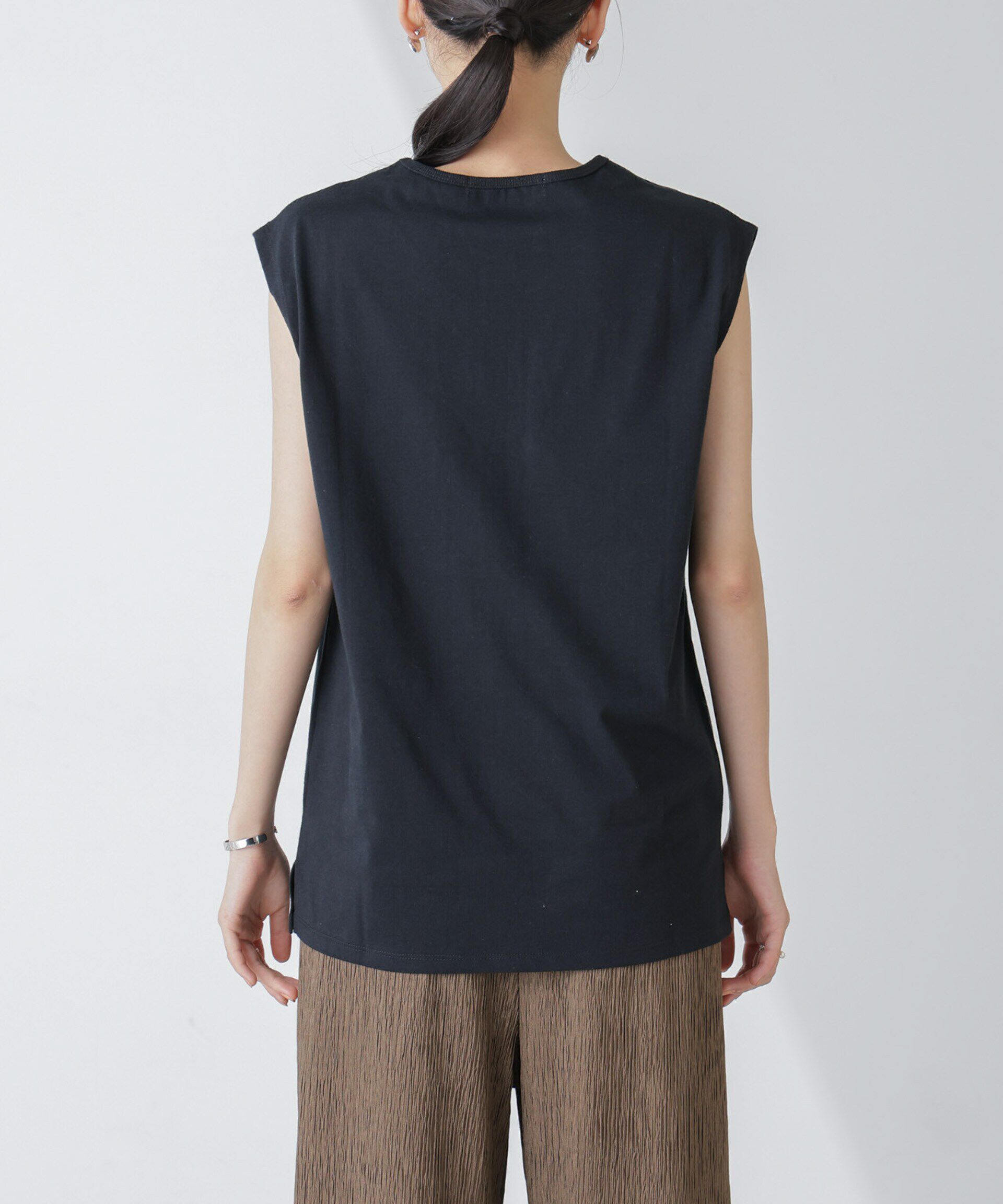 nano･universe「ノースリーブロゴプリントトップス」|Tシャツ・カットソー|