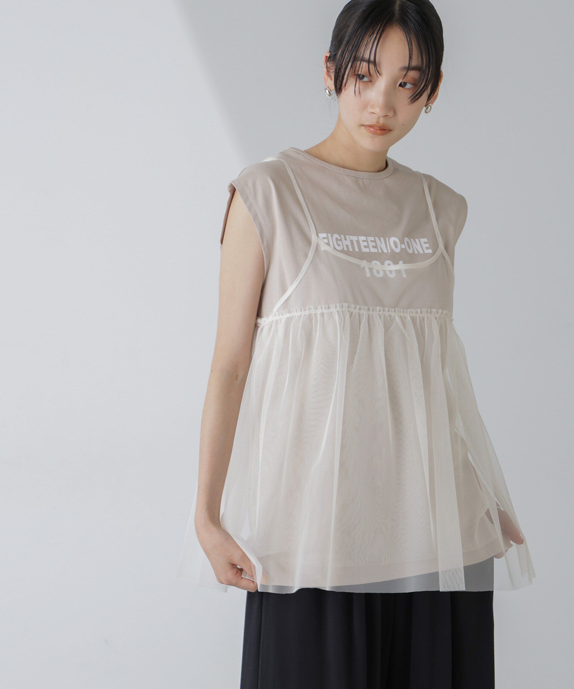 nano･universe「ノースリーブロゴプリントトップス」|Tシャツ・カットソー|ベージュ