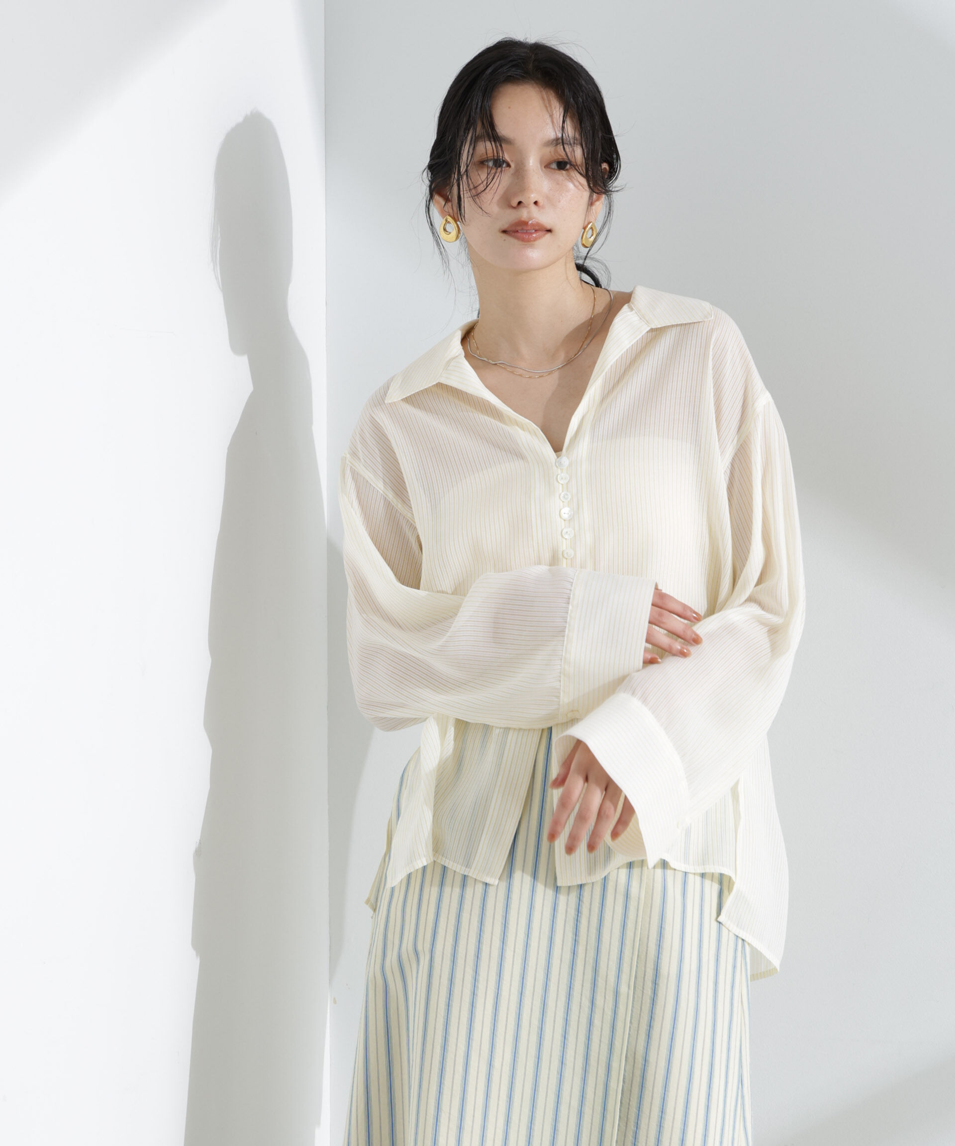 nano･universe「マルチボタンシアーストライプシャツ(セットアップ可)」|シャツ・ブラウス|イエロー