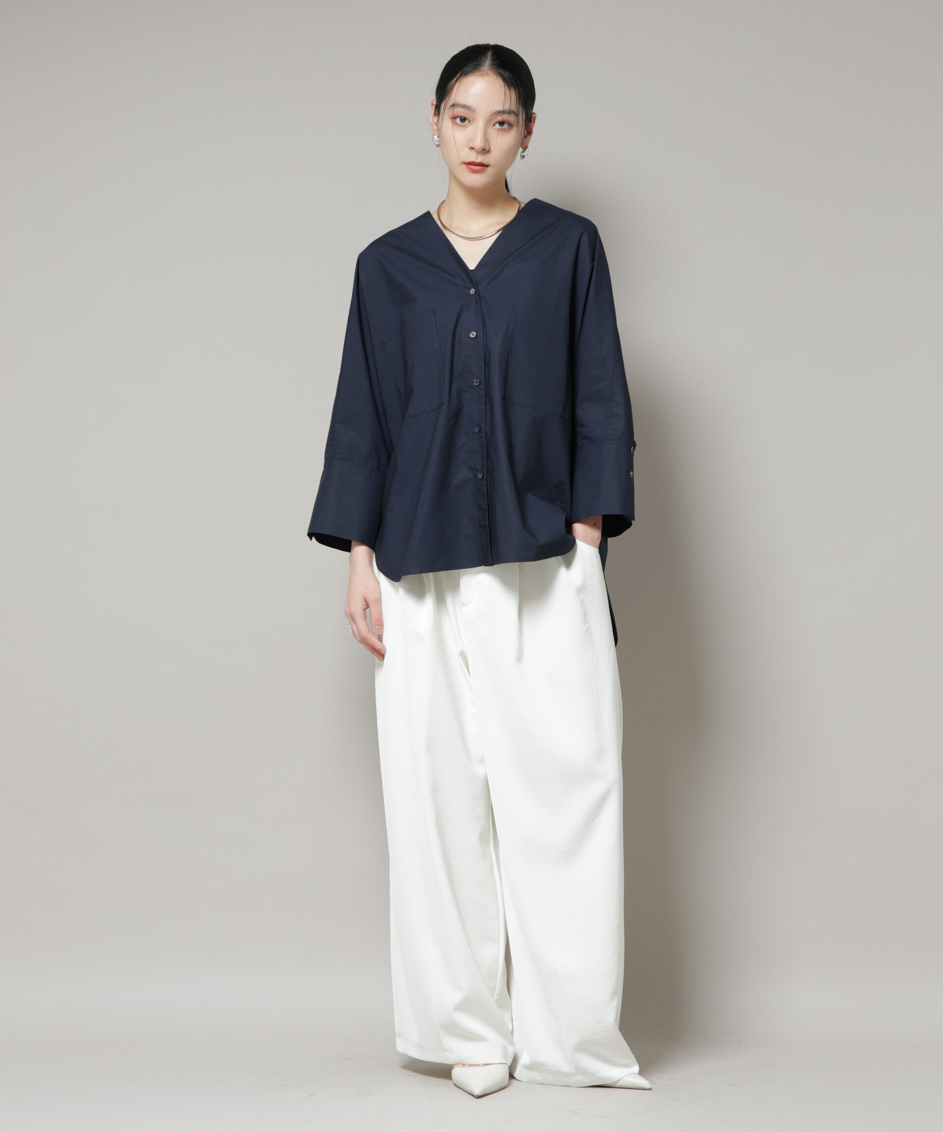 nano･universe「Vネックオーバーサイズシャツ」|シャツ・ブラウス|