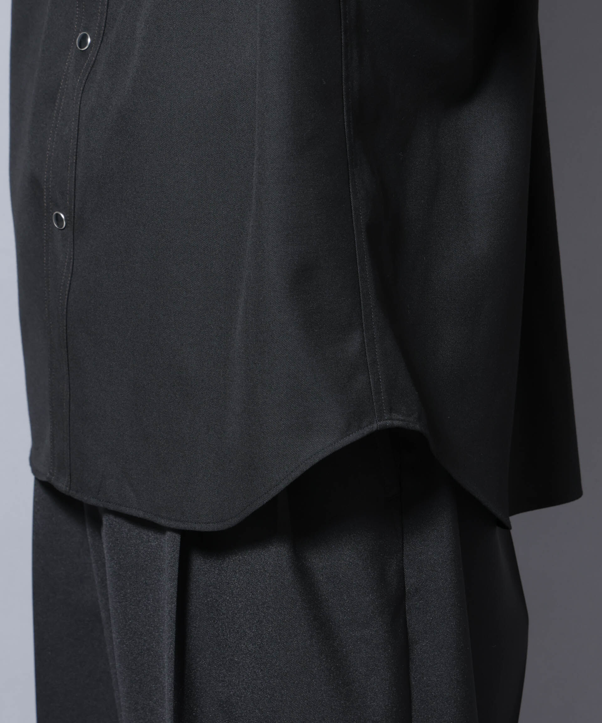 nano･universe「トリプルステッチ パールドットオーバーシャツ」|シャツ・ブラウス|