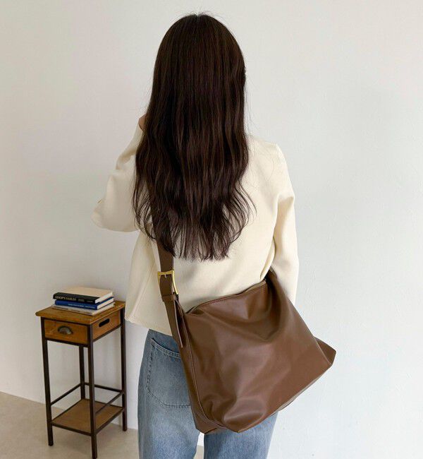 fredy emue「フェイクレザービッグショルダーバッグ」|ショルダー・メッセンジャー|