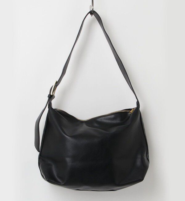 fredy emue「フェイクレザービッグショルダーバッグ」|ショルダー・メッセンジャー|