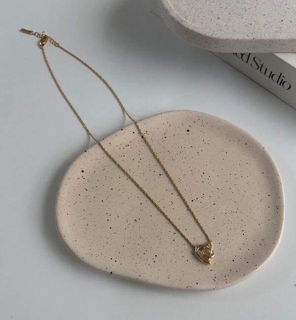  「〈GOLDY/ゴールディ〉トライアングルリボンネックレス」|リング|