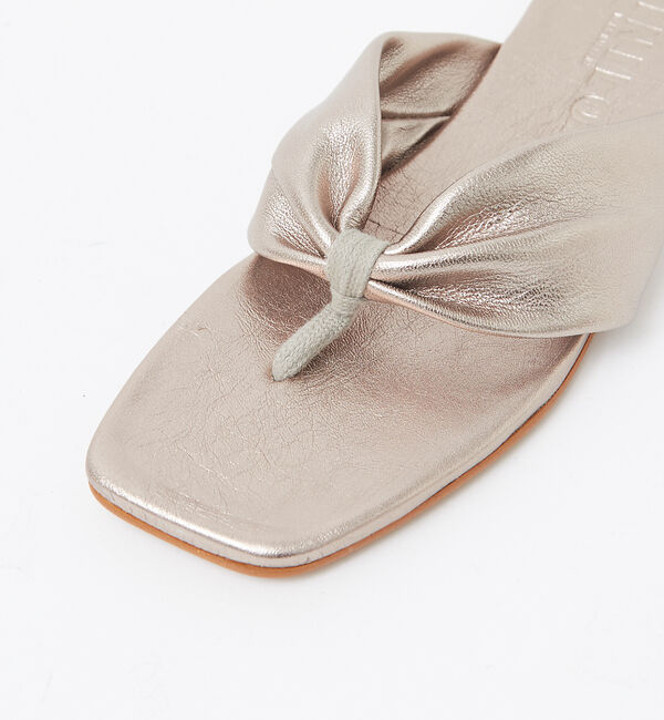 AU BANNISTER「●VINILO/フラット トングサンダル」|サンダル|