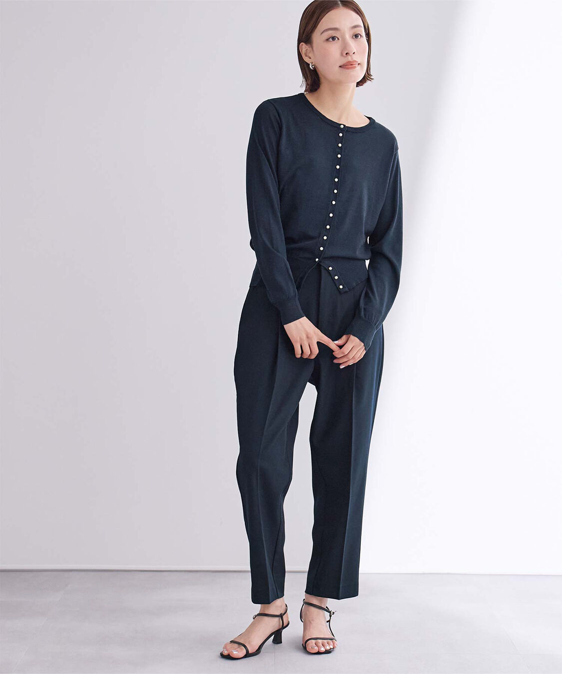 ur's「1タックセンタープレスコクーンパンツ」|スラックス|