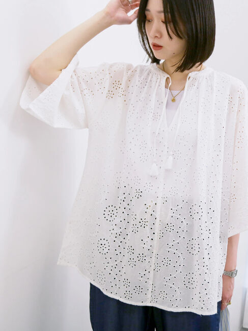 Samansa Mos2 blue「【Made in India】タッセル付ギャザーレースブラウス」|シャツ・ブラウス|オフホワイト