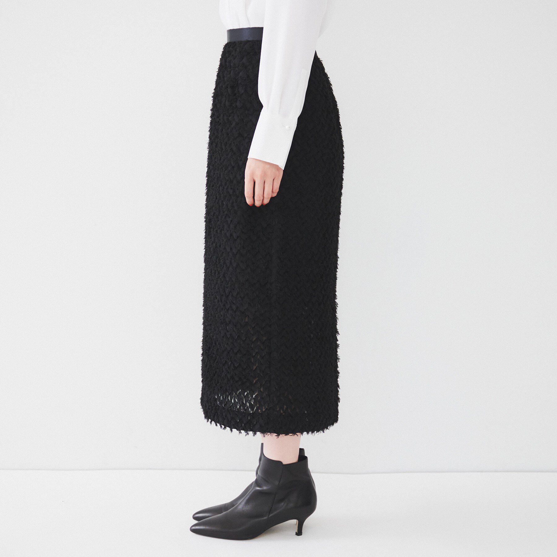 UNTITLED「【洗える/後ろウエストゴム】カットジャカード ナロースカート」|スカート|