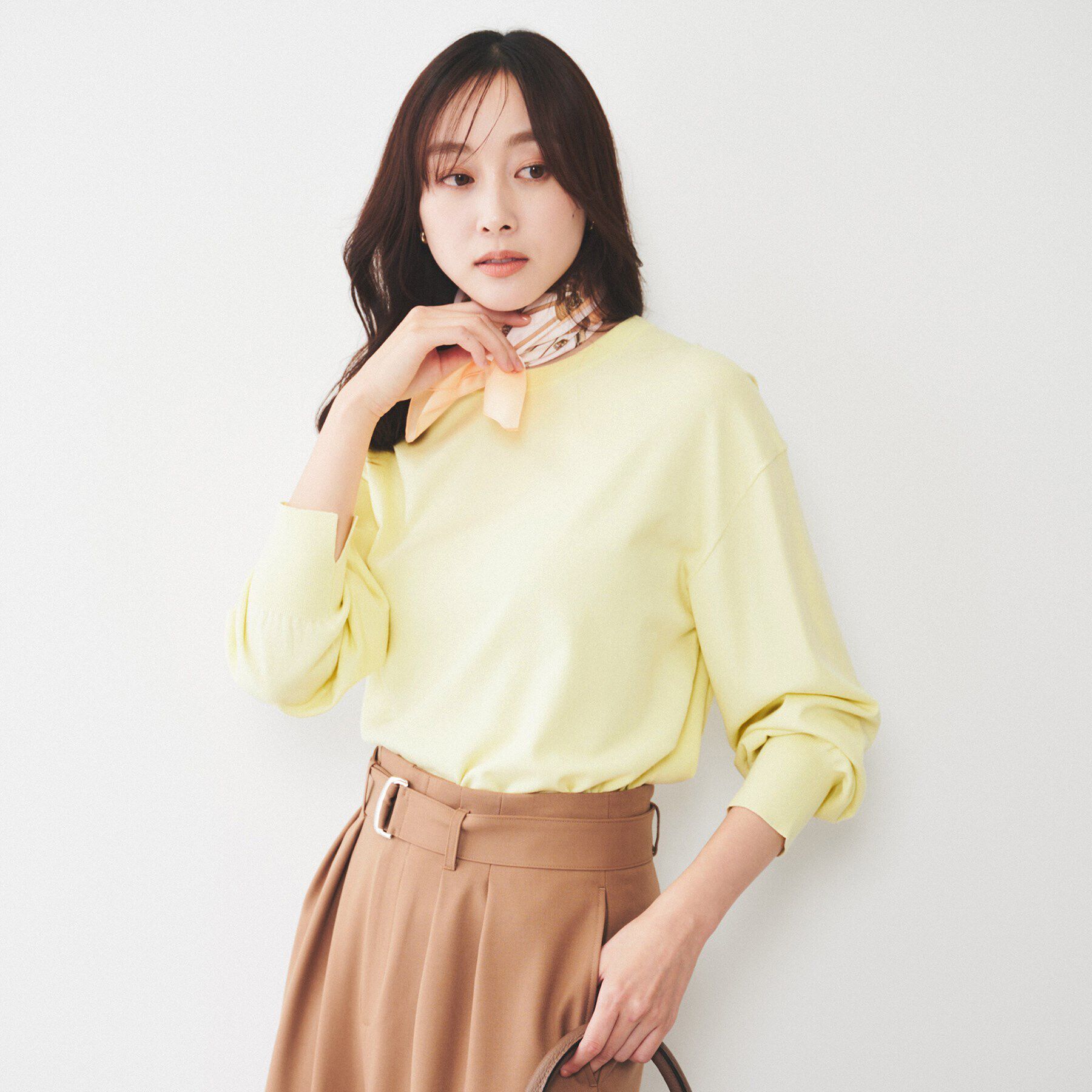 UNTITLED「【洗える/オンオフ使える】袖リブスリットストレッチニット」|ニット・セーター|ライトイエロー(03