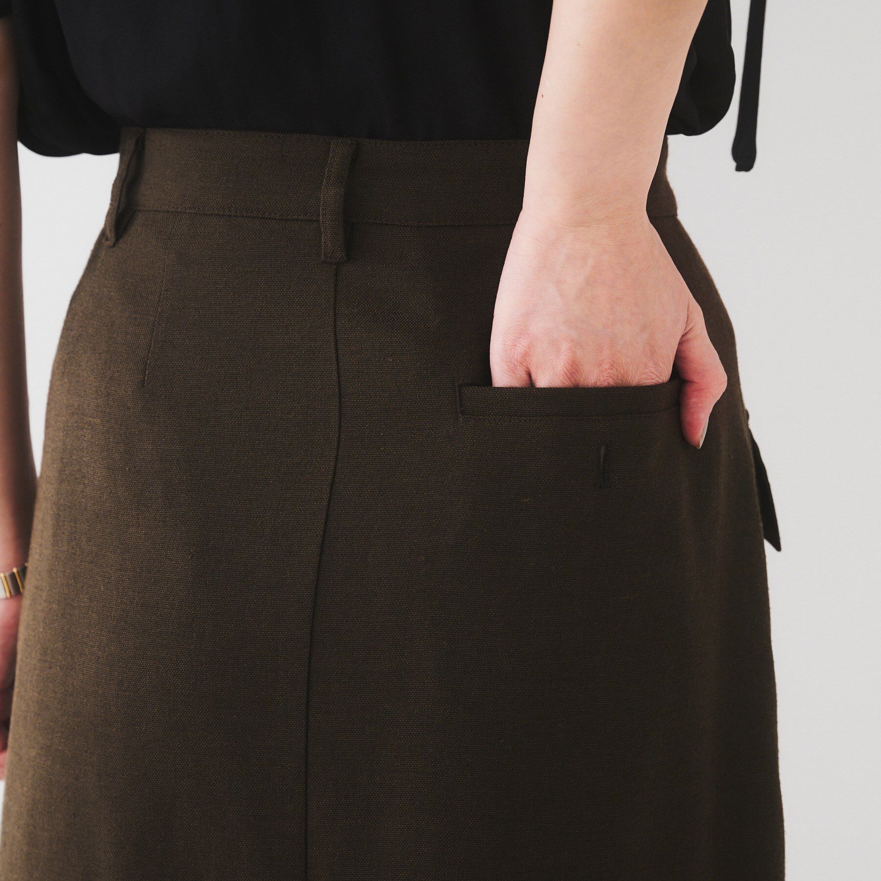 UNTITLED「【きれいめ/前スリット】麻混カーゴスカート」|スカート|