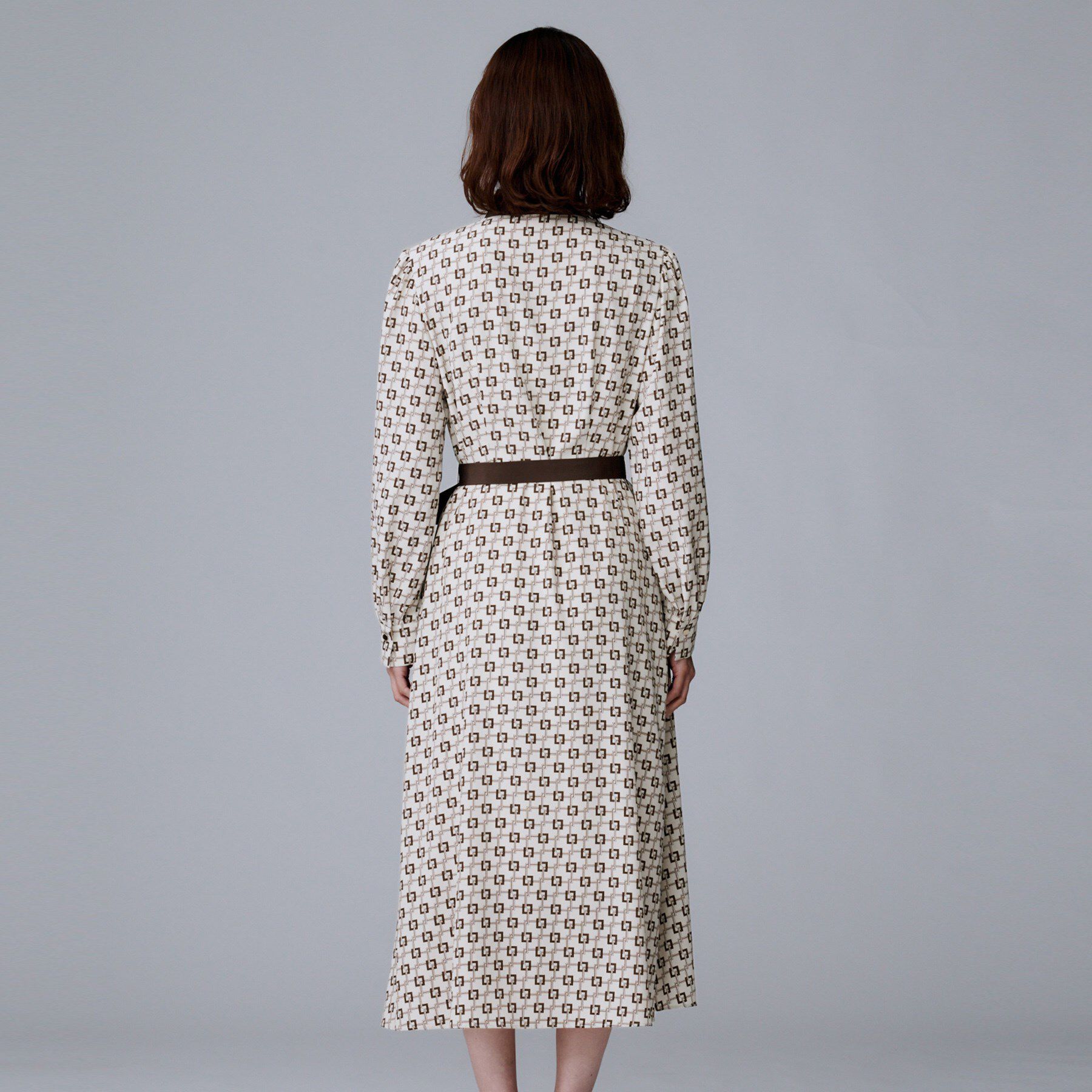 UNTITLED「【ウエストリボン/前開きボタン/レトロモダン】チェーン柄フレアワンピース」|ワンピース|