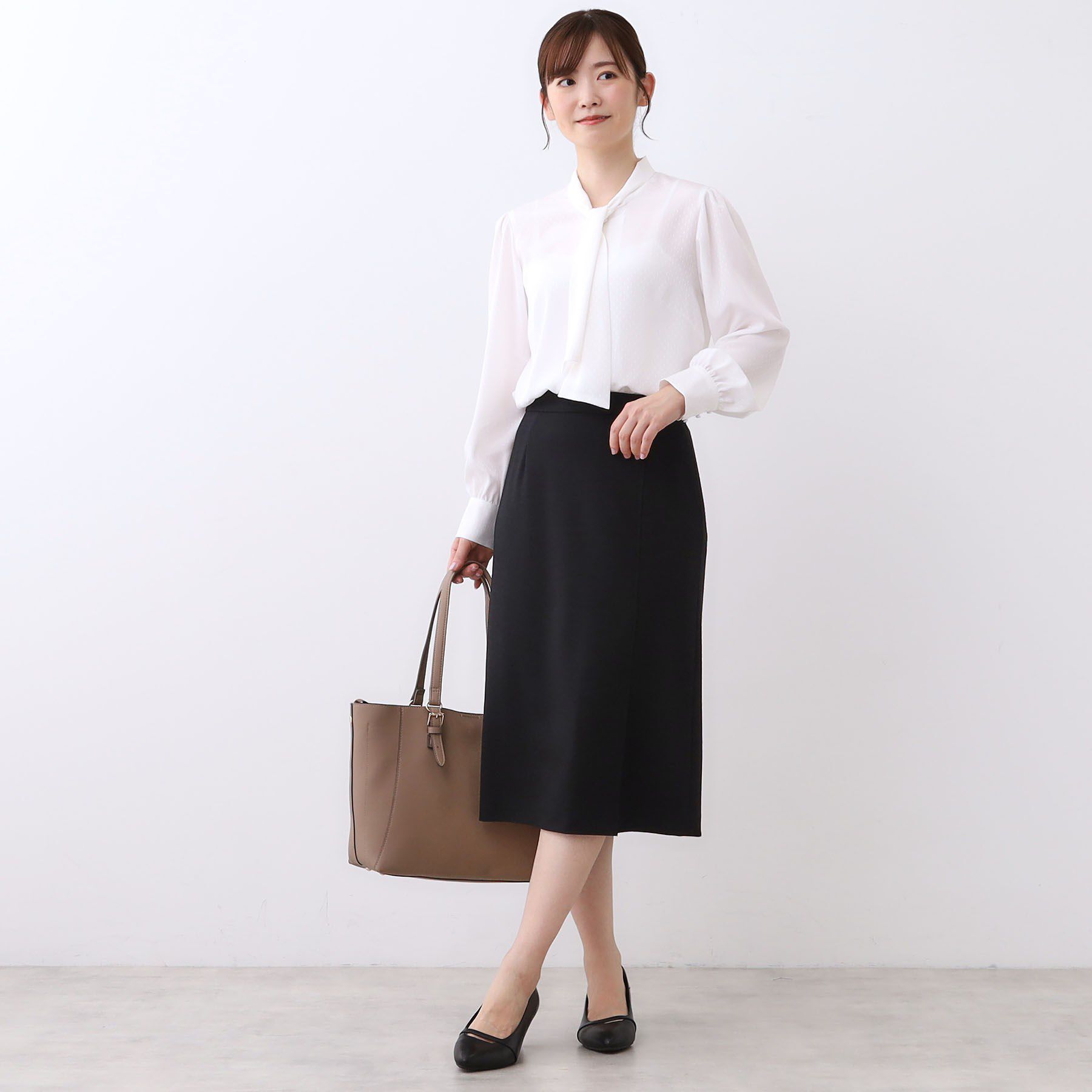 Reflect「【きちんと見え／通勤／セレモニーにおすすめ◎】ドット柄ボウタイブラウス」|シャツ・ブラウス|