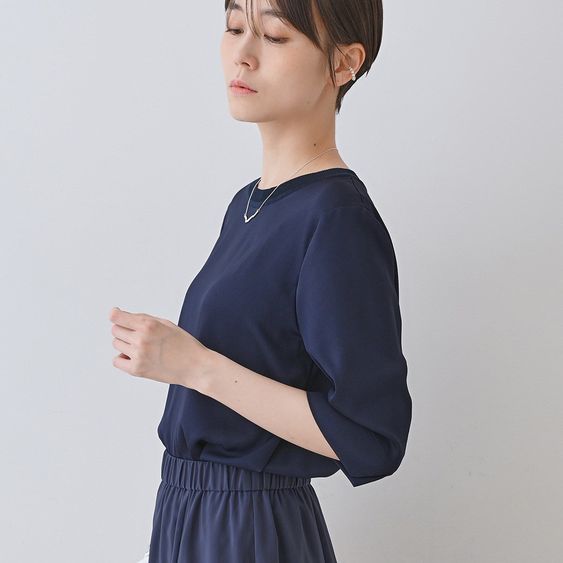 INDIVI「【洗える／5分袖】シルク風素材オフィスブラウス」|シャツ・ブラウス|