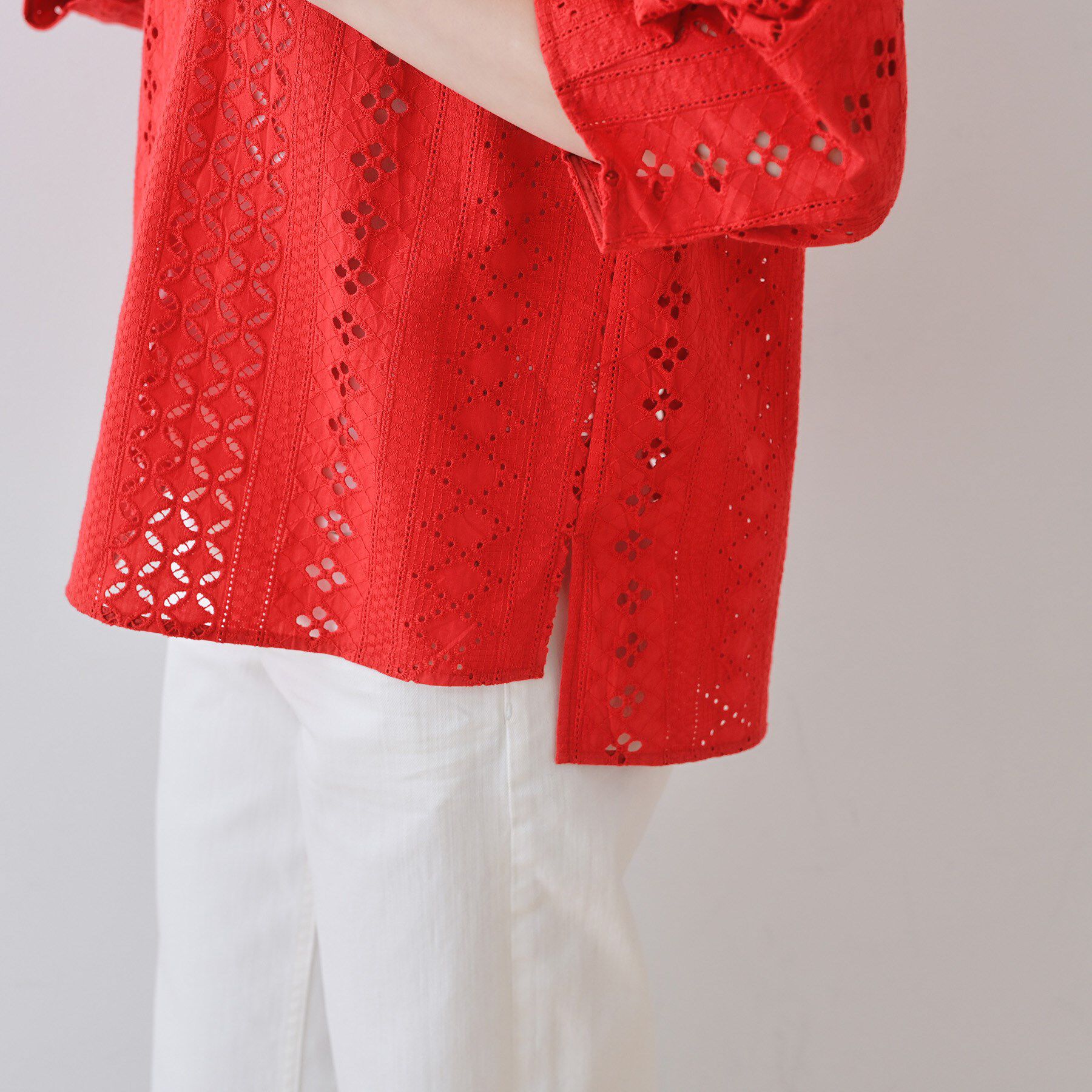 INDIVI「【刺繍／レース】スラッシュネックブラウス」|シャツ・ブラウス|