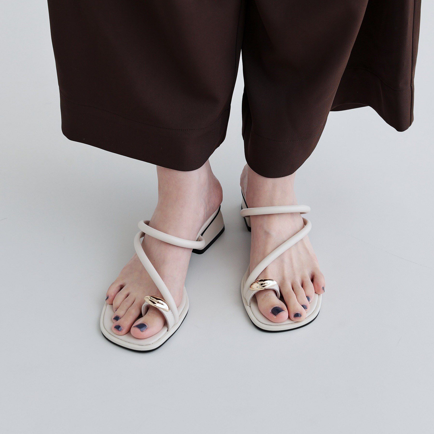 GALLEST「【REMME】スクエアトゥサンダル」|サンダル|オフホワイト(003