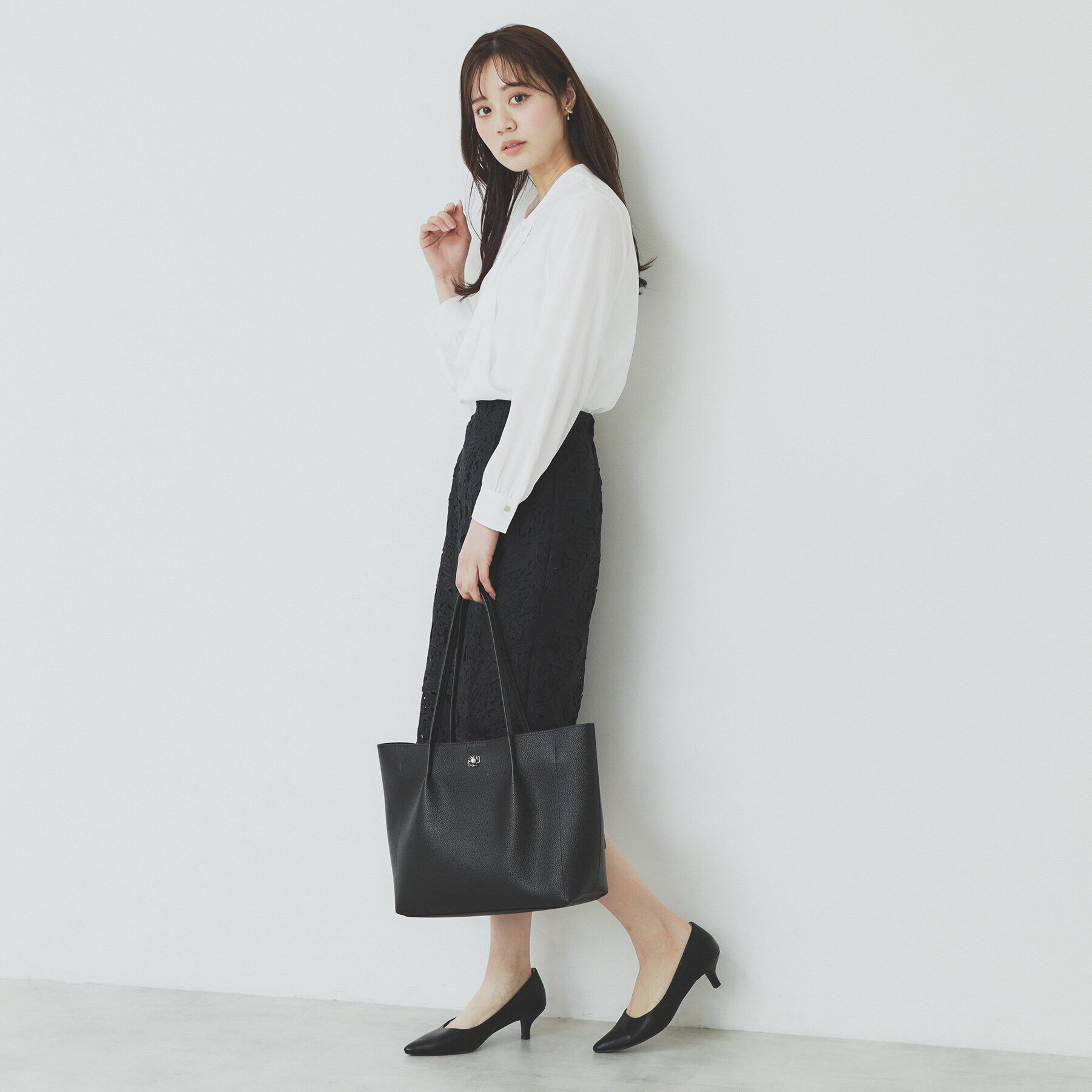 index「《美人百花掲載》アシンメトリーボウタイブラウス【洗濯機洗い可/防シワ】」|シャツ・ブラウス|