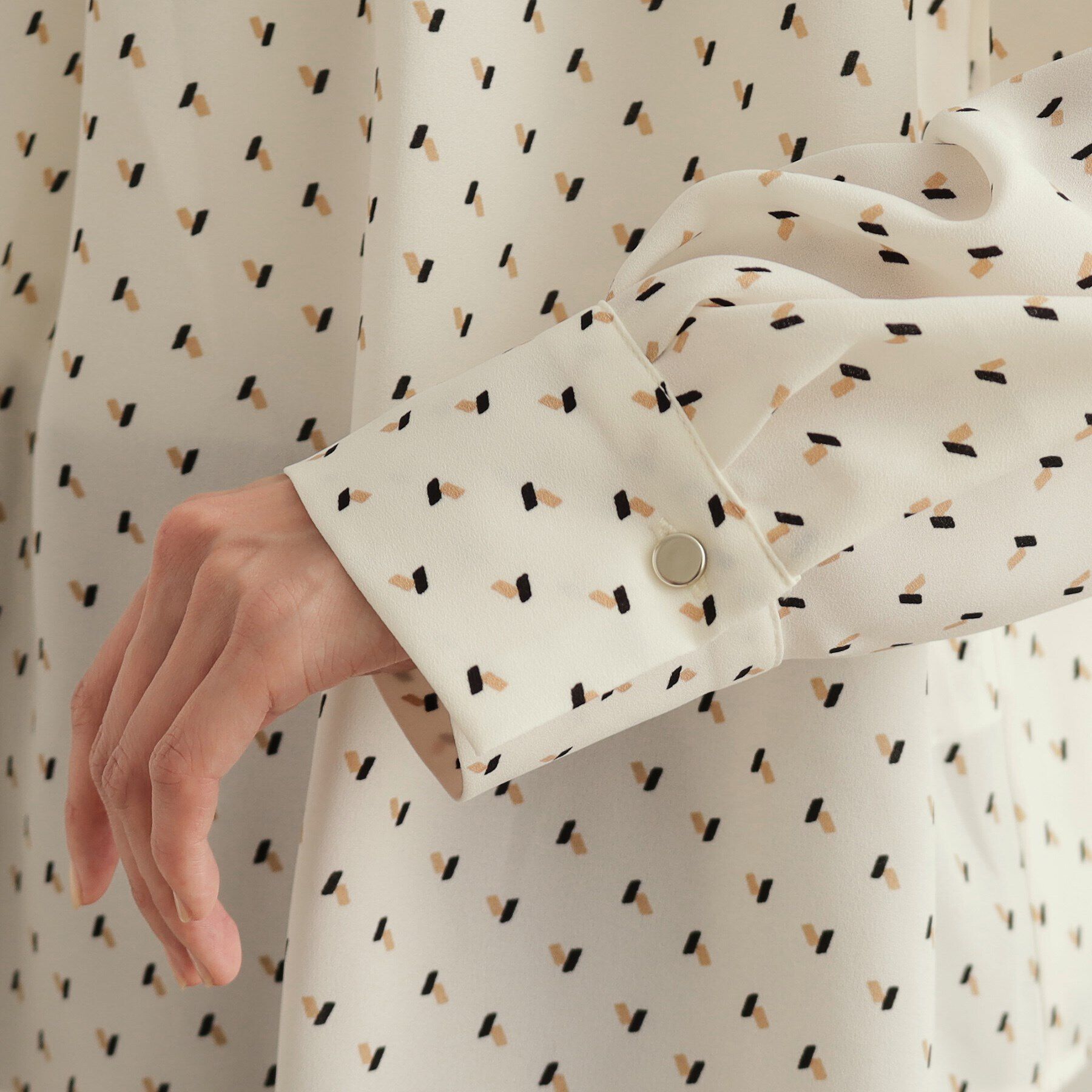 OPAQUE.CLIP「タックジョーゼットブラウス【洗濯機洗い可】」|シャツ・ブラウス|