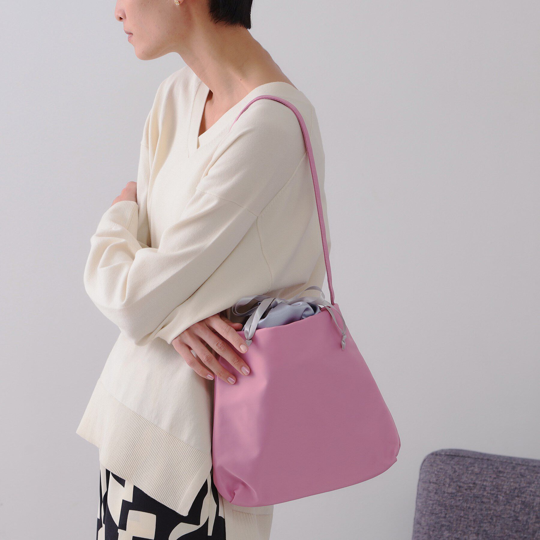 OPAQUE.CLIP「サテンコンビ巾着ワンショルダーバッグ」|ショルダー・メッセンジャー|