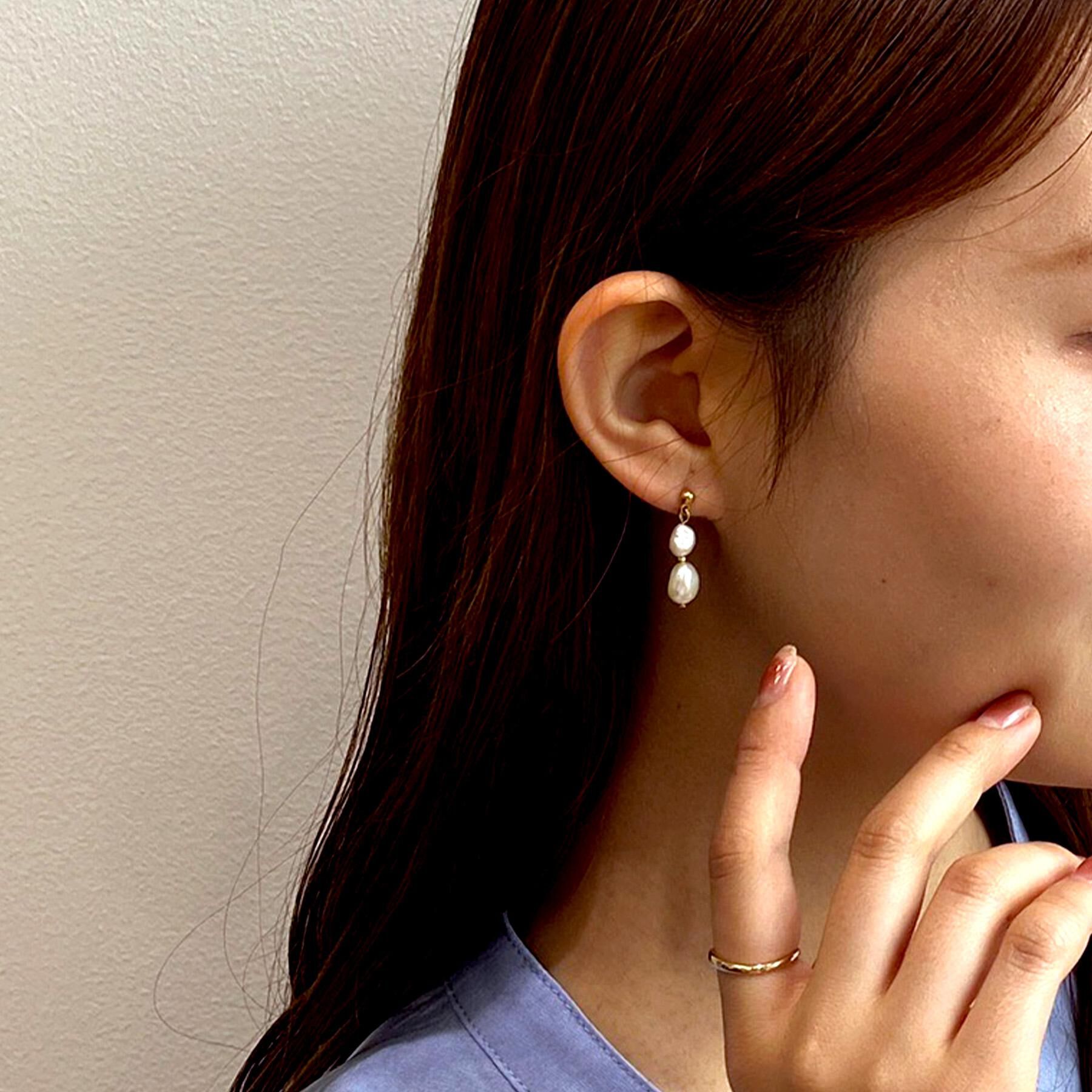 OPAQUE.CLIP「淡水パール&times;メタルピアス」|ピアス|