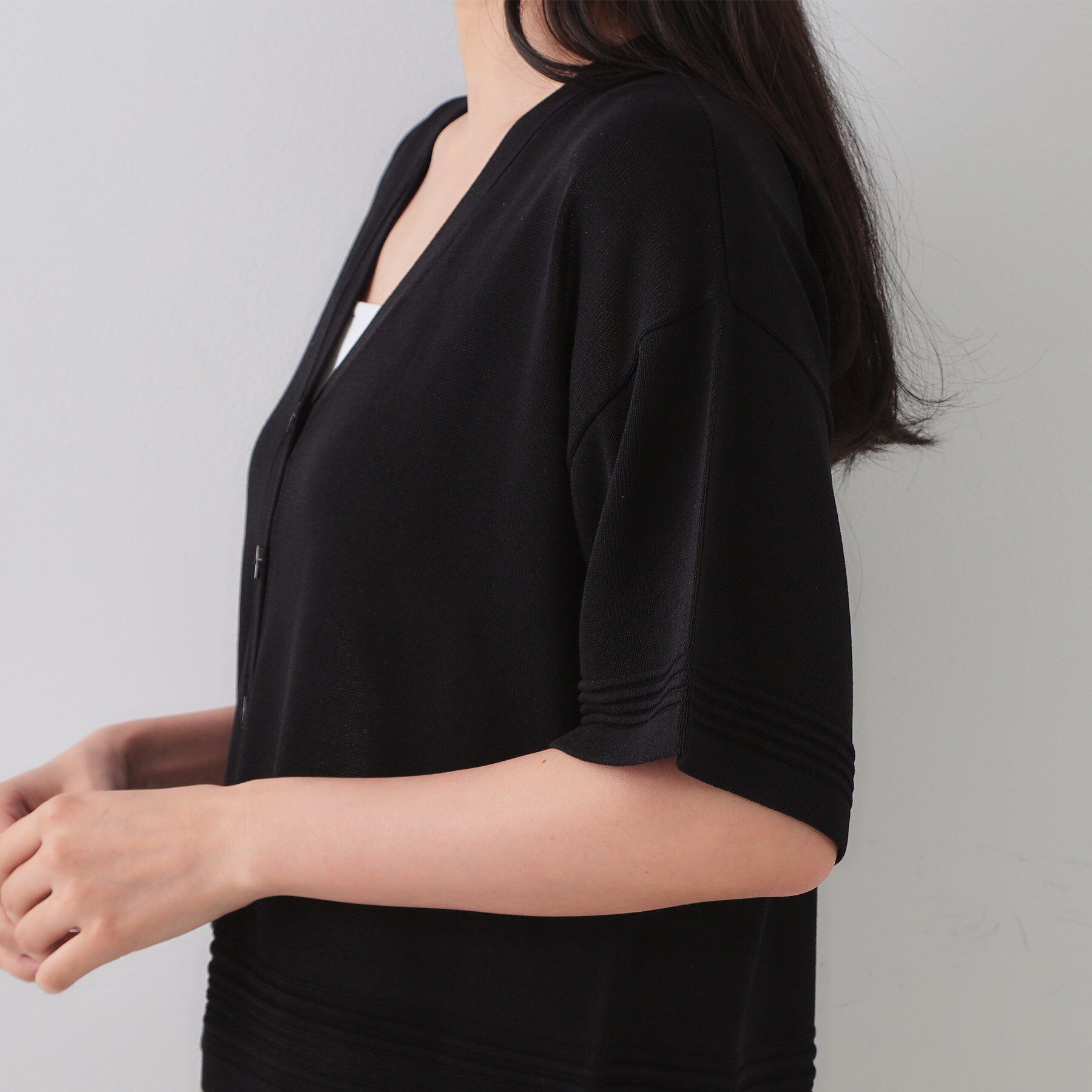 OPAQUE.CLIP「Vネックショートニットカーディガン【洗濯機洗い可/抗ピル】」|カーディガン|