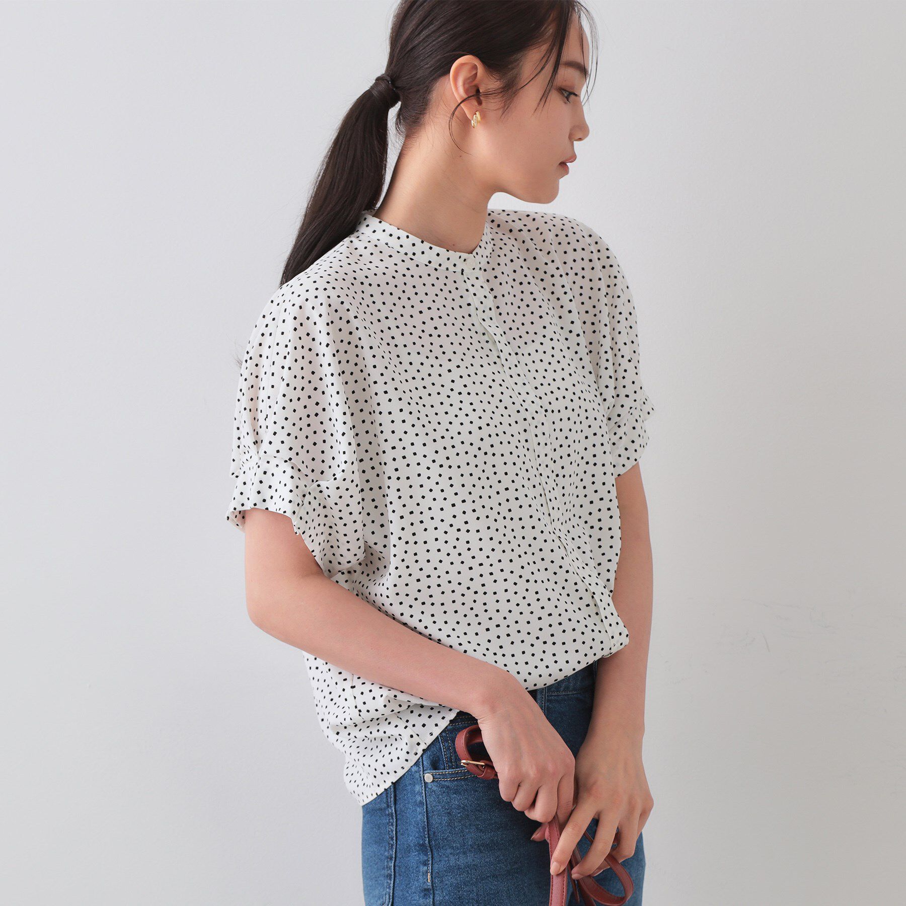 OPAQUE.CLIP「幾何柄アソート タックドルマンスリーブブラウス【洗濯機洗い可】」|シャツ・ブラウス|