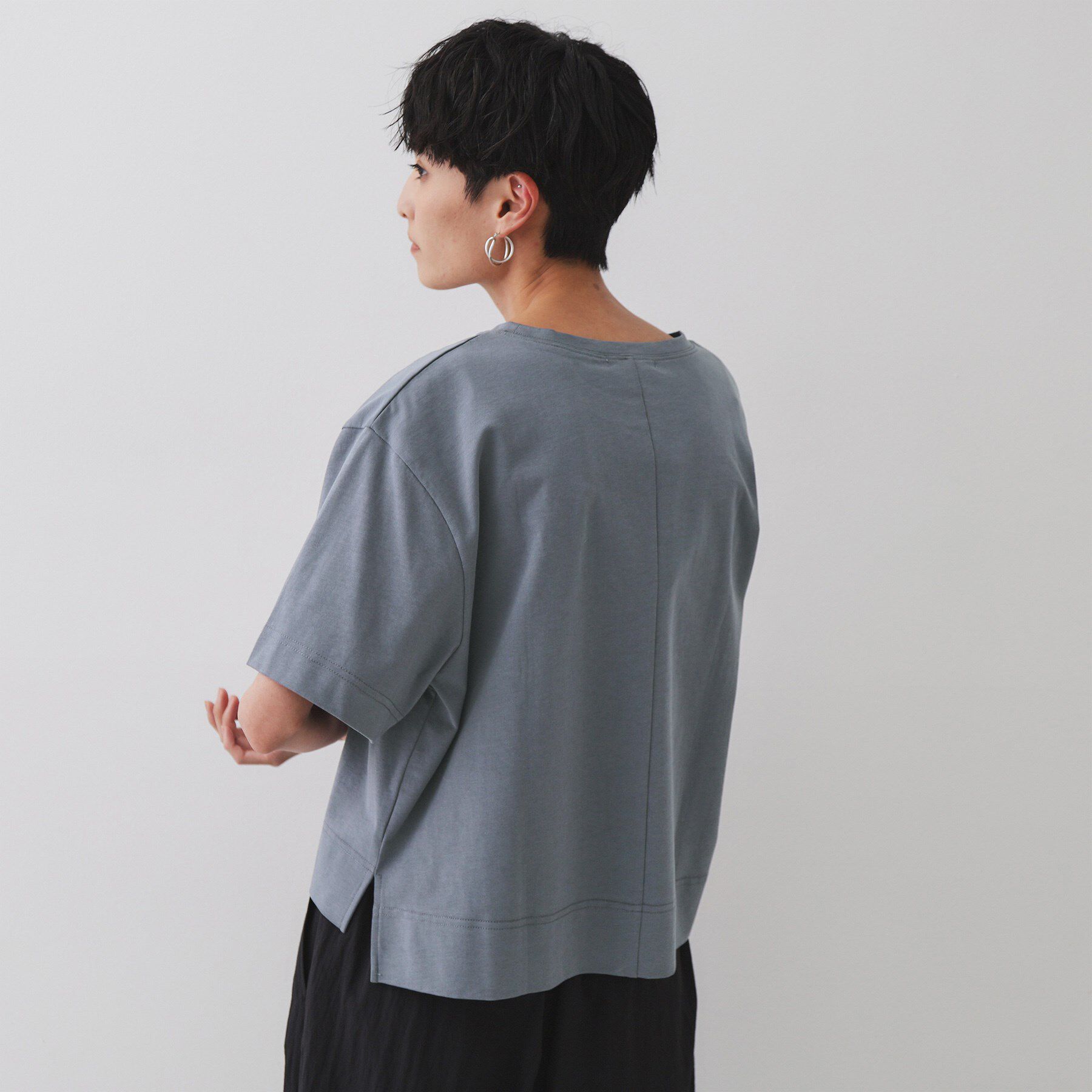 OPAQUE.CLIP「刺繍ロゴワイドシルエットTシャツ【洗濯機洗い可】」|Tシャツ・カットソー|