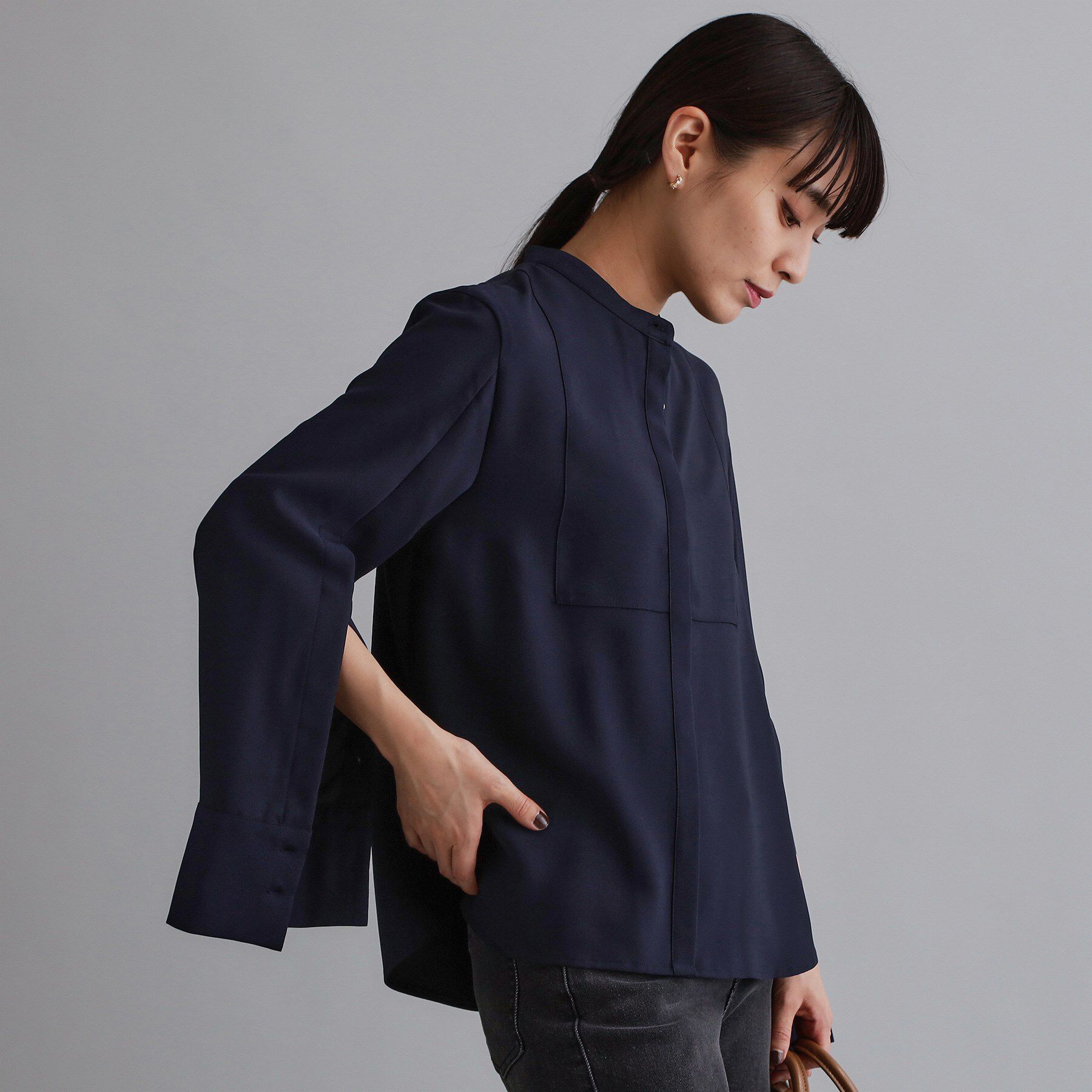 OPAQUE.CLIP「【es】ブザム切替バンドカラーシャツブラウス【洗濯機OK/防シワ/UVケア/接触冷感】」|シャツ・ブラウス|