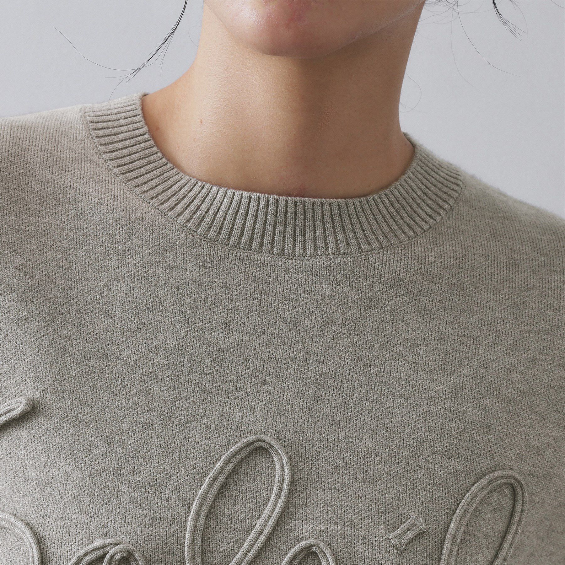 OPAQUE.CLIP「チェーン刺繍ロゴニット【洗濯機OK】」|ニット・セーター|