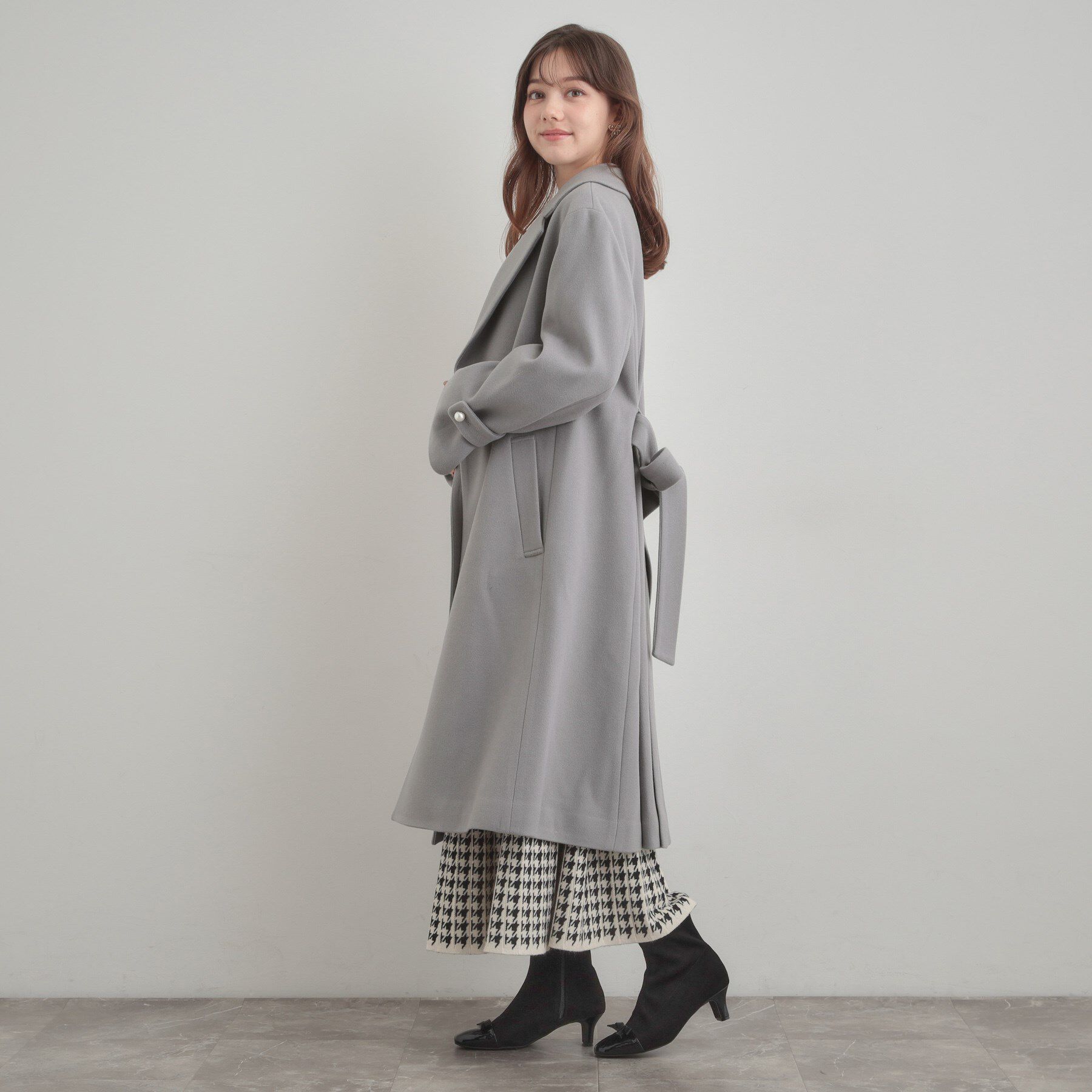 Couture broach「【大人上品・ベルト付き】パール調釦チェスターコート」|チェスターコート|