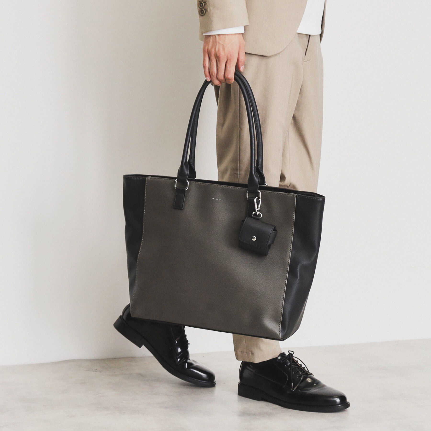 THE SHOP TK「【A4サイズ／ビジネスでも使える】合皮トートバッグ イヤホンケース付き」|トートバッグ|