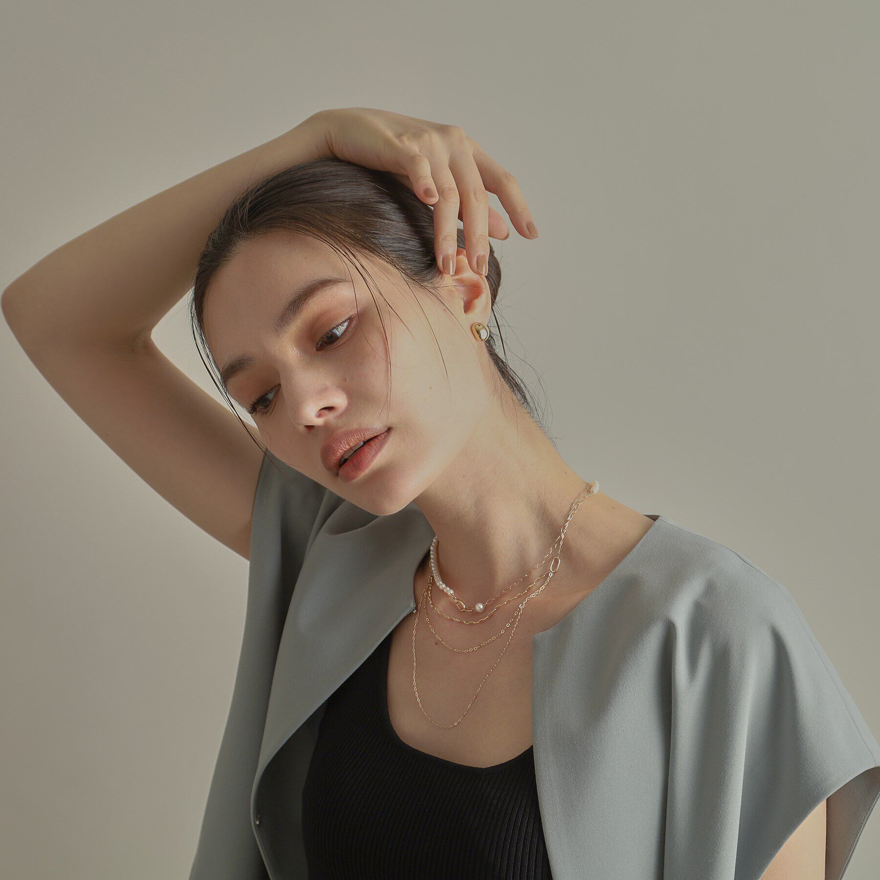 COCOSHNIK「K10中空Dシェイプ ピアス」|ピアス|