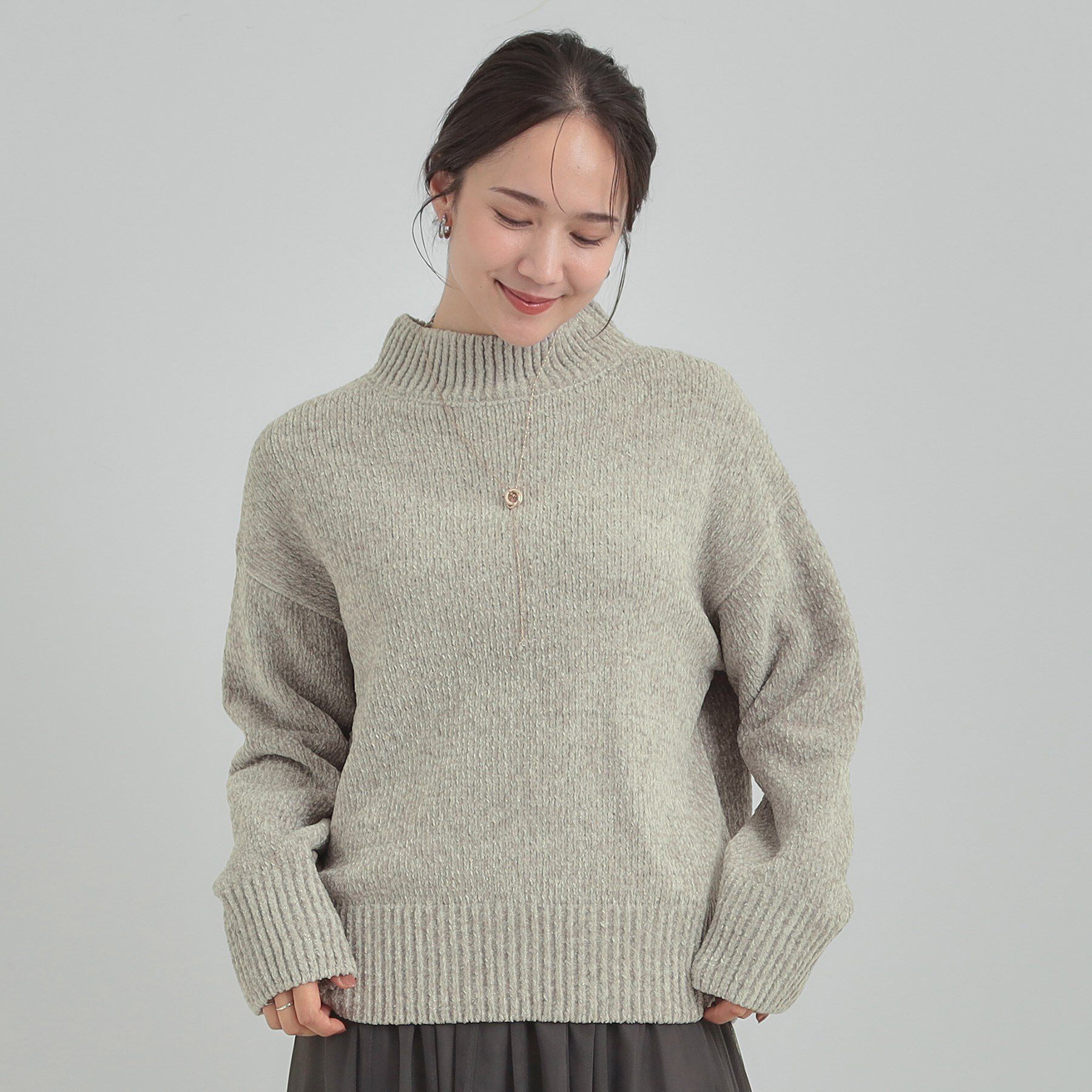 SHOO･LA･RUE「【S-LL】ほんのりラメで女性らしい ベロアモールモックネックニット」|ニット・セーター|