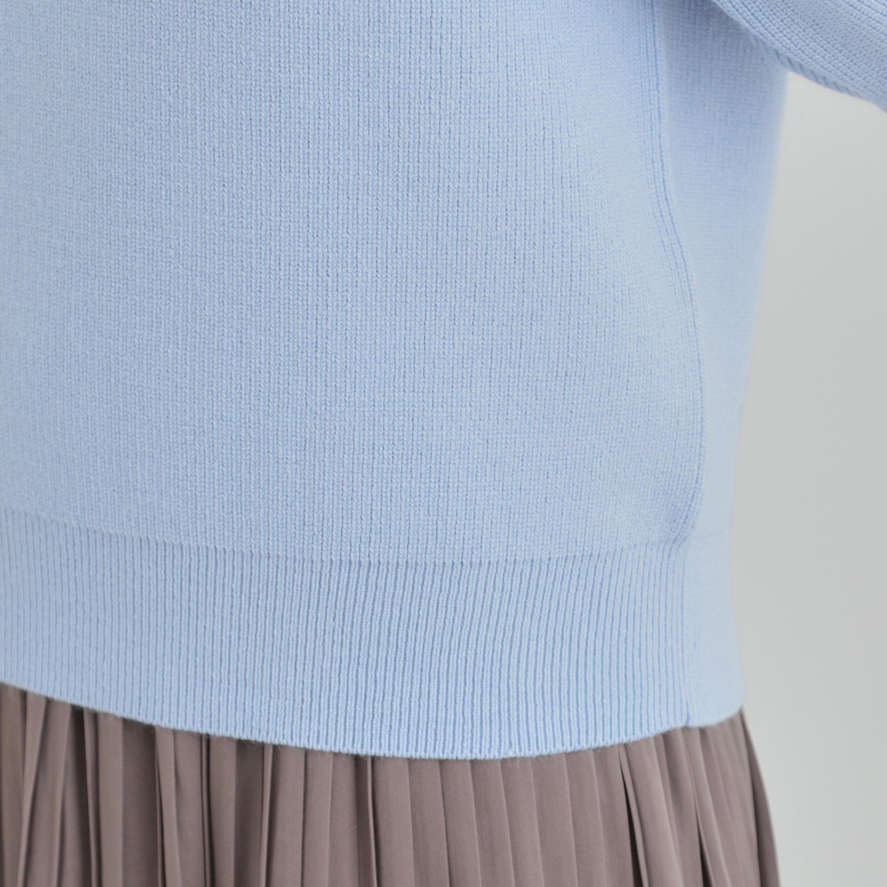 SHOO･LA･RUE「【洗濯機可/S-LL/毛玉になりにくい】お袖パールで上品な ハイネックニット」|ニット・セーター|