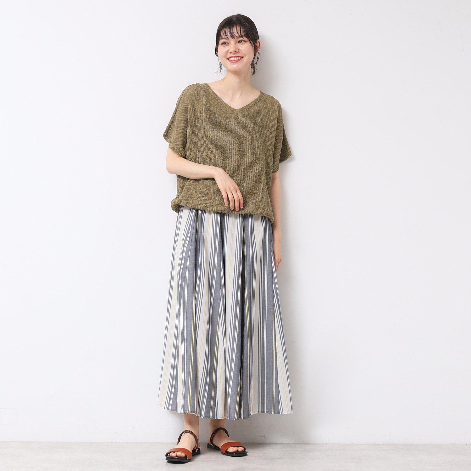 Dessin「【日本製・洗える】シームレスラインVネックニット」|ニット・セーター|