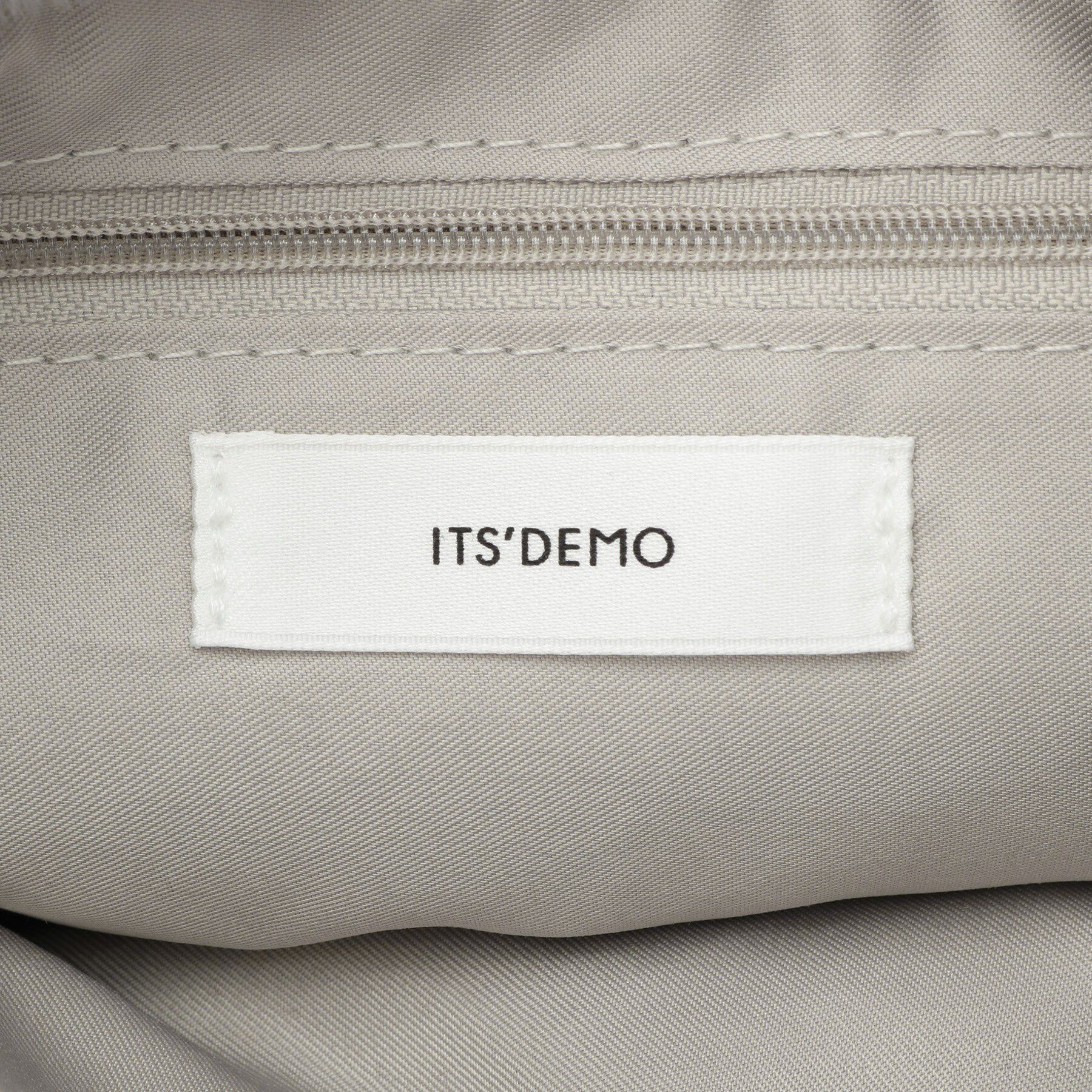 ITS&rsquo;DEMO「チャーム付きフェイクファートート」|トートバッグ|