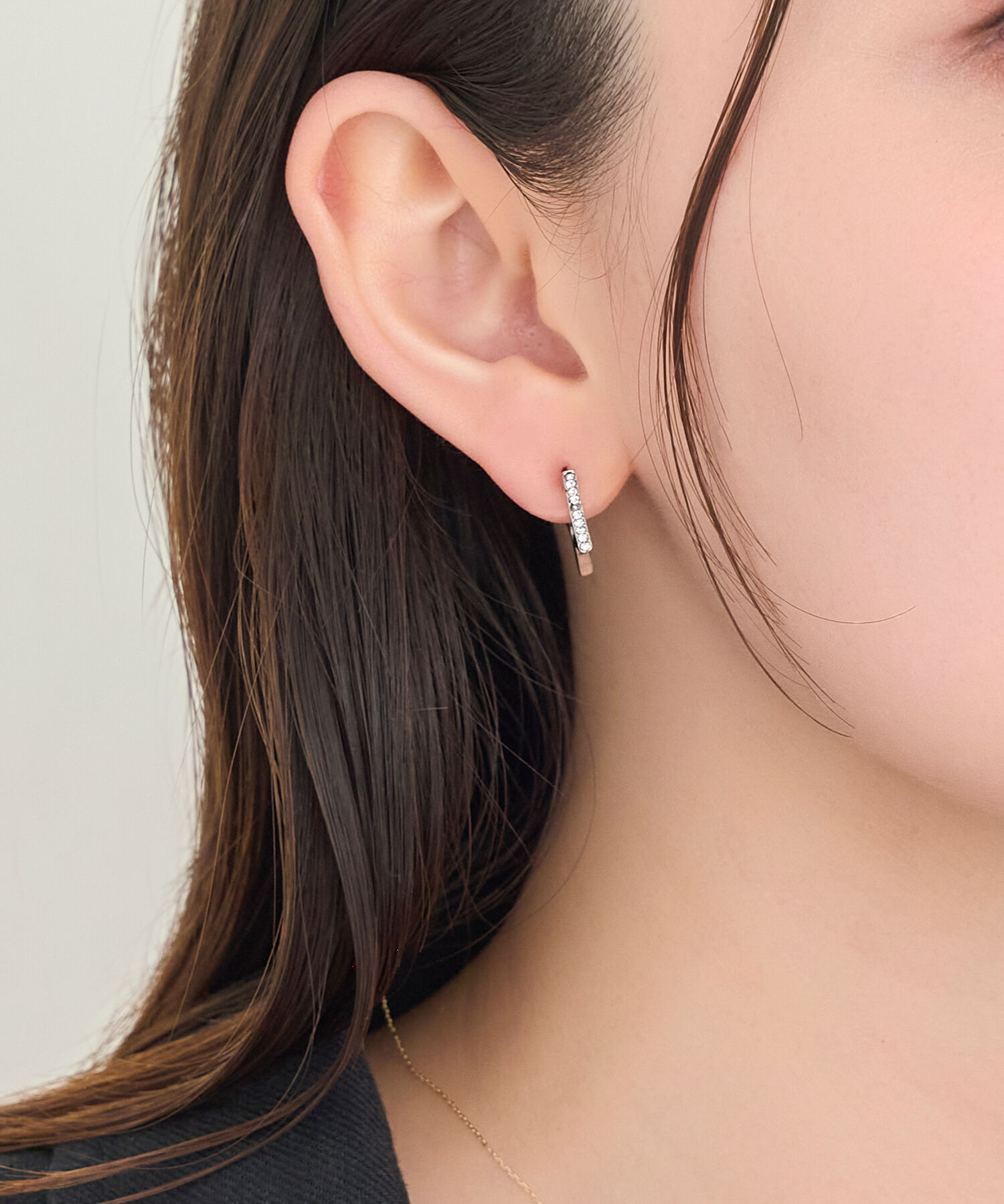 Phoebe「【金属アレルギー対応】ワンタッチライナースタービジューフープピアス　シルバー」|ピアス|