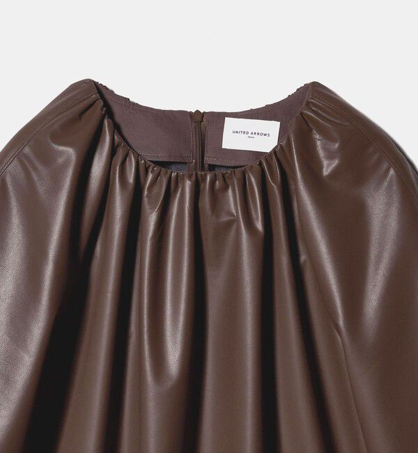 UNITED ARROWS「レザーライク ギャザー ブラウス ウォッシャブル」|シャツ・ブラウス|