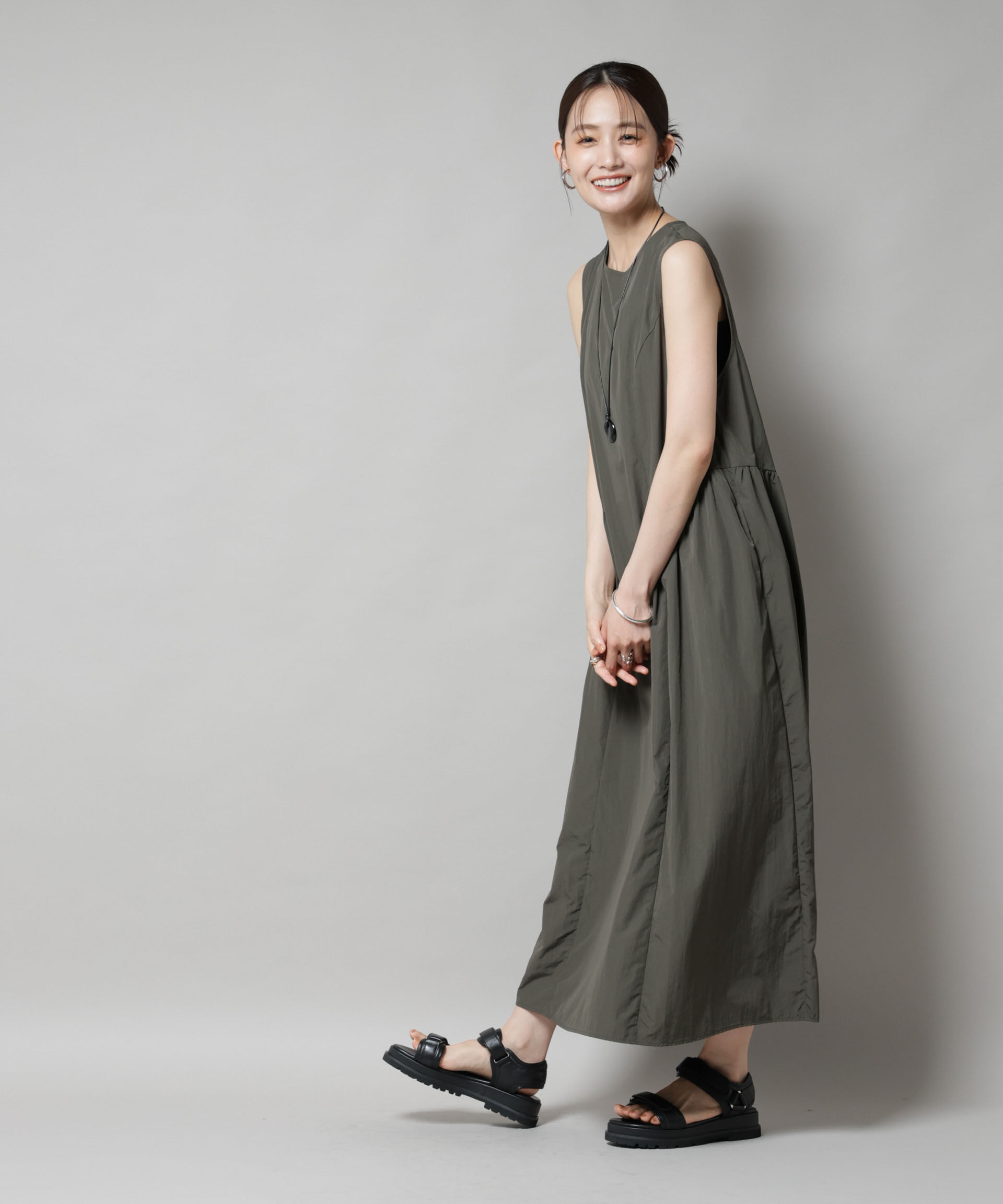 nano･universe「サイドギャザーナイロンワンピース」|ワンピース|