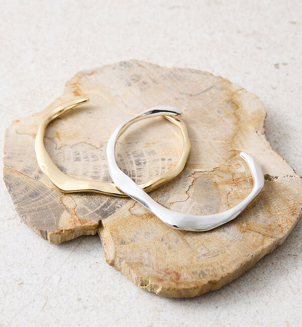 collex「【dignif】【金属アレルギー対応】ユラギウェーブバングル」|ブレスレット・バングル|