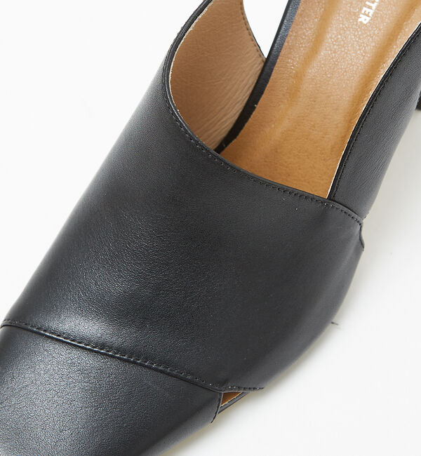 AU BANNISTER「アシンメトリー スクエアトゥブーサン」|サンダル|