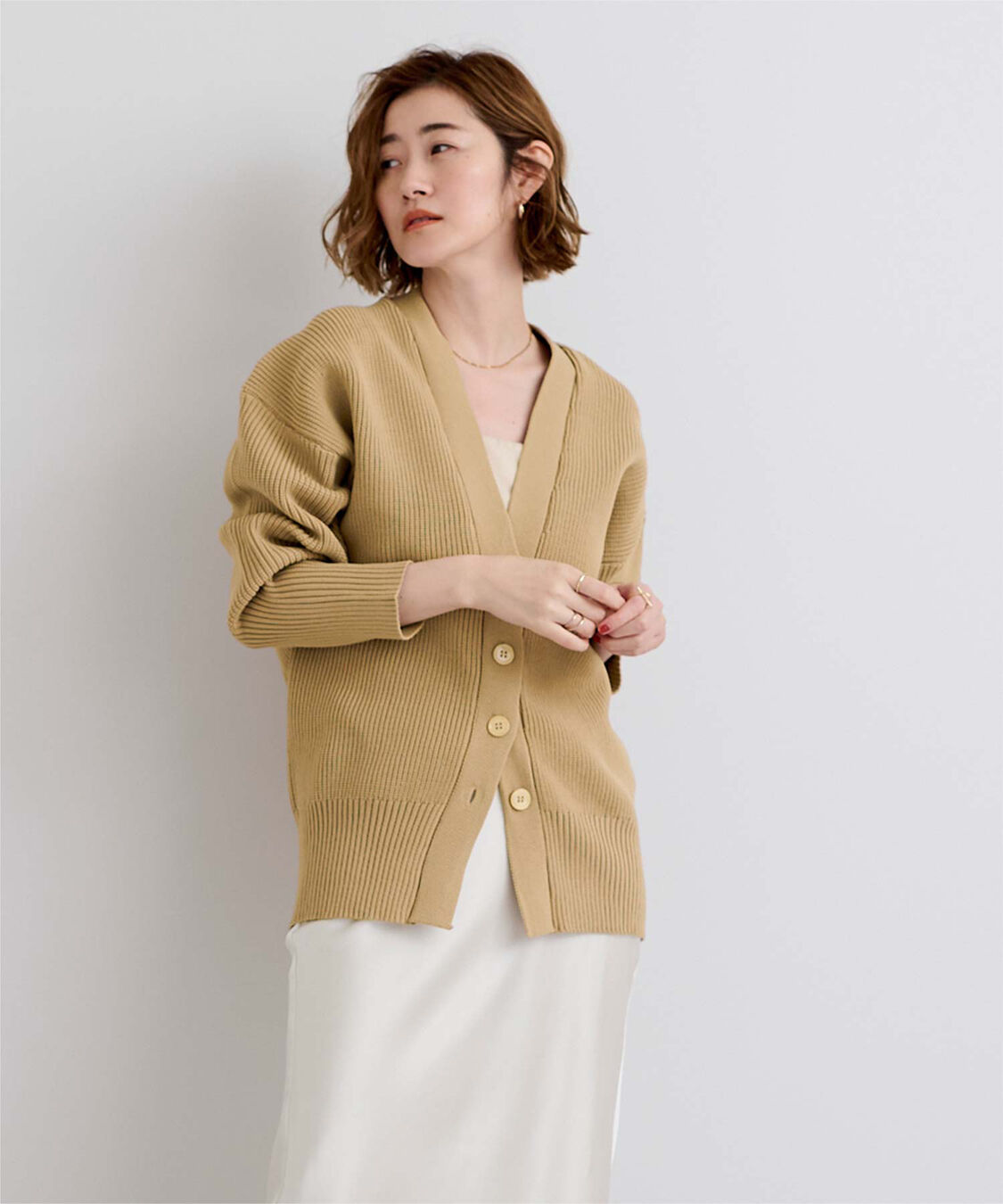 ur's「Vネックボリュームスリーブニットカーディガン」|ニット・セーター|
