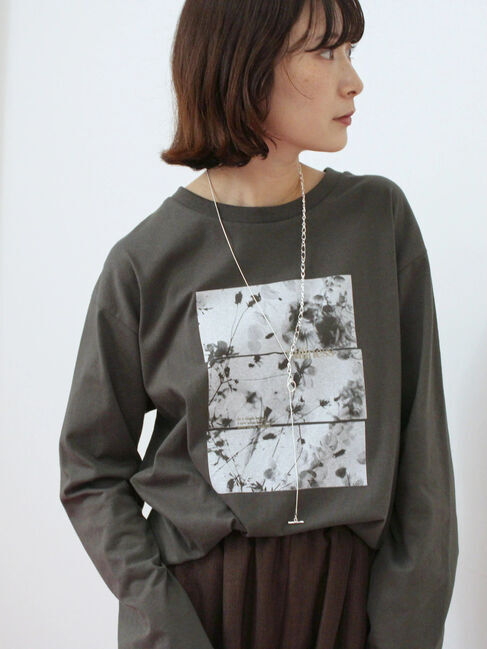 Samansa Mos2 blue「箔フォトプリントロンT」|Tシャツ・カットソー|チャコールグレー