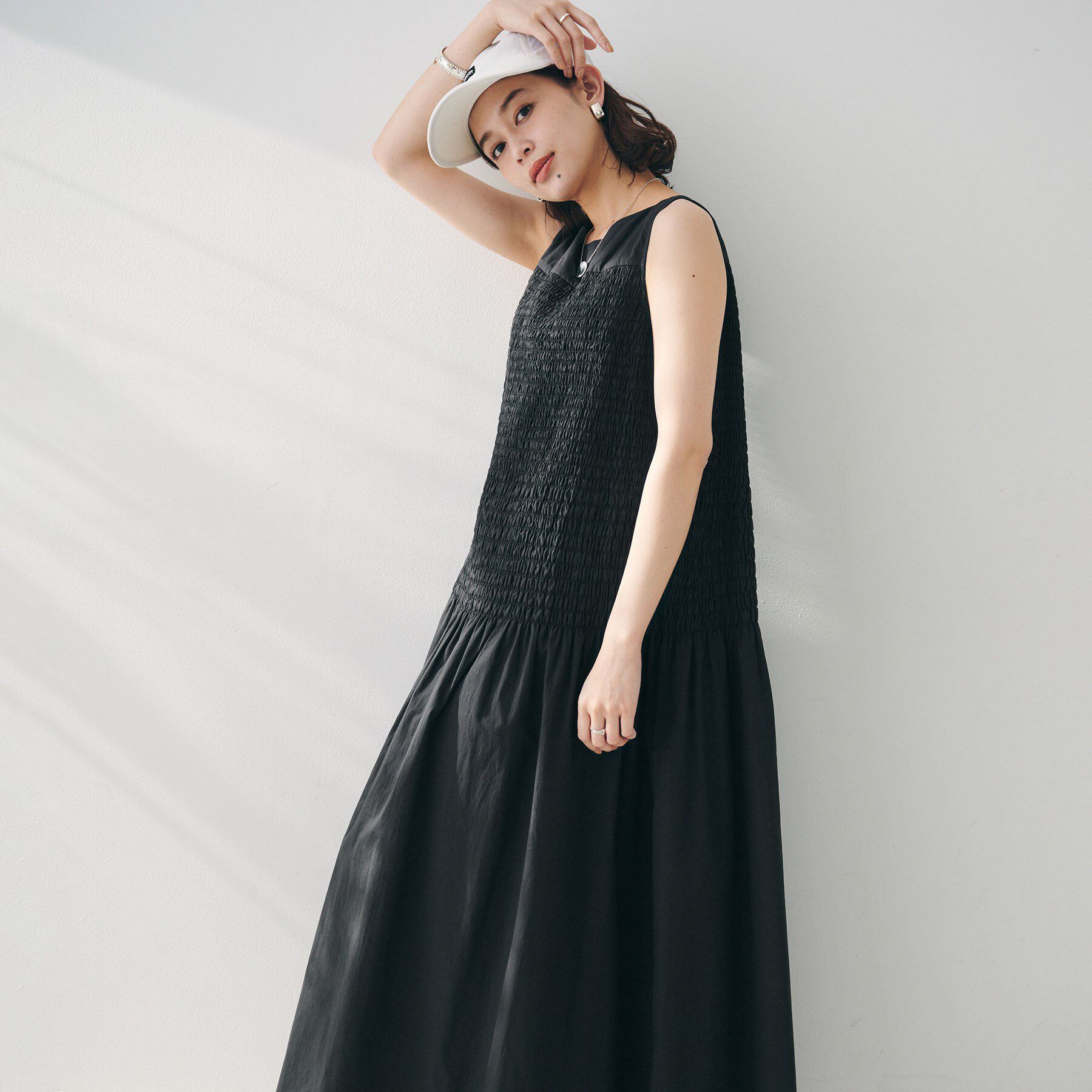 UNTITLED「【コットン100/夏ワンピ/ナロー】シャーリングワンピース」|ワンピース|ブラック(019)